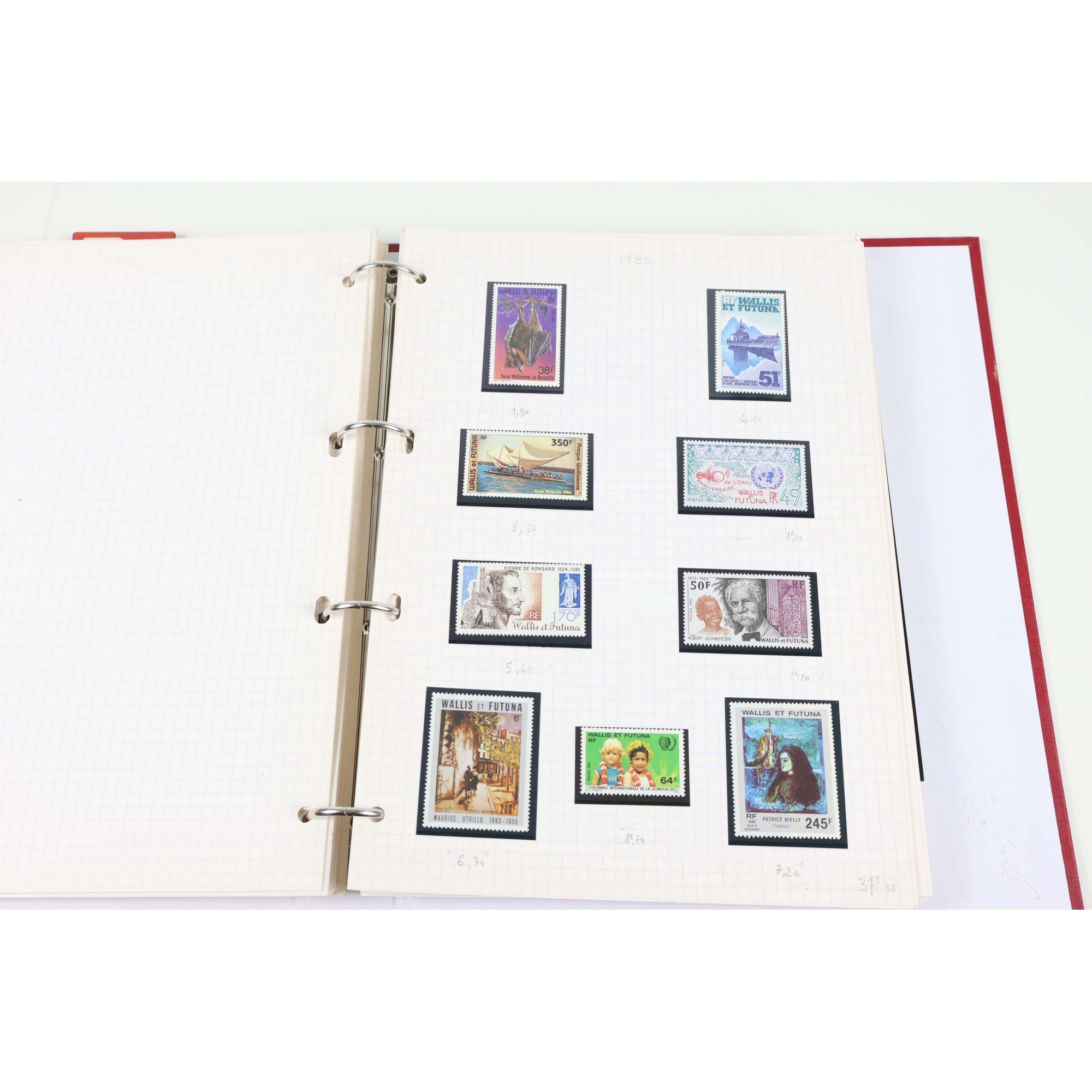 WALLIS ET FUTUNA COLLECTION SUIVIE DE TIMBRES NEUFS** DE 1974 À 1993 COTE 3200€