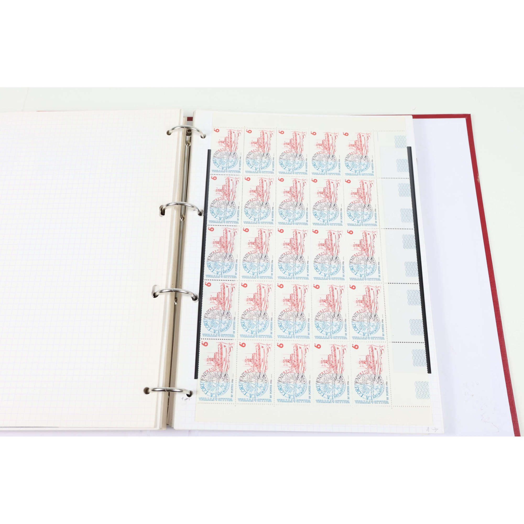 WALLIS ET FUTUNA COLLECTION SUIVIE DE TIMBRES NEUFS** DE 1974 À 1993 COTE 3200€