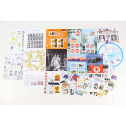 FRANCE COLLECTION DE TIMBRES ET BLOCS-FEUILLET NEUFS** DE 2019 FACIALE 130€