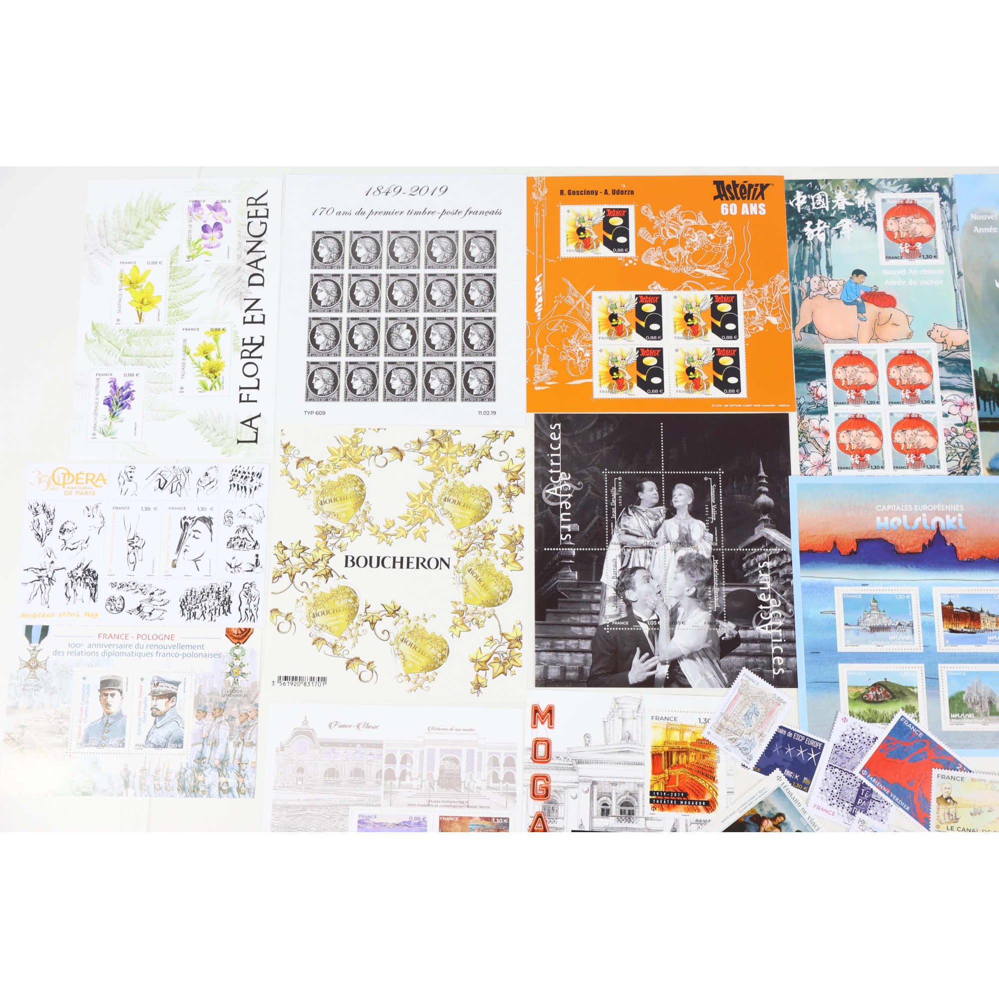 FRANCE COLLECTION DE TIMBRES ET BLOCS-FEUILLET NEUFS** DE 2019 FACIALE 130€