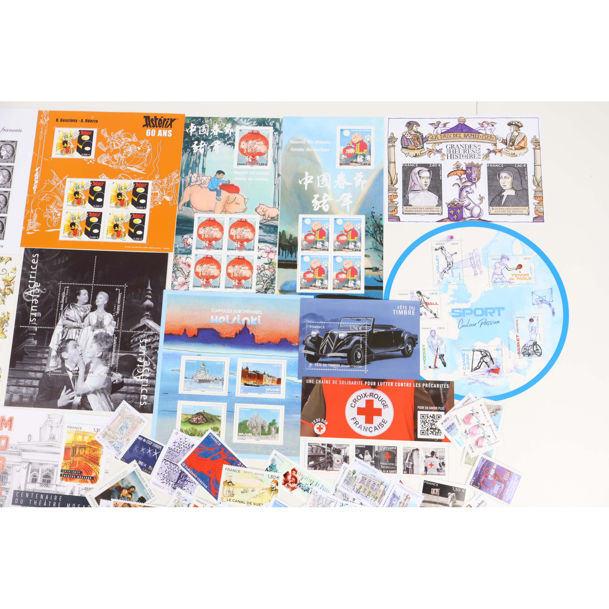 FRANCE COLLECTION DE TIMBRES ET BLOCS-FEUILLET NEUFS** DE 2019 FACIALE 130€