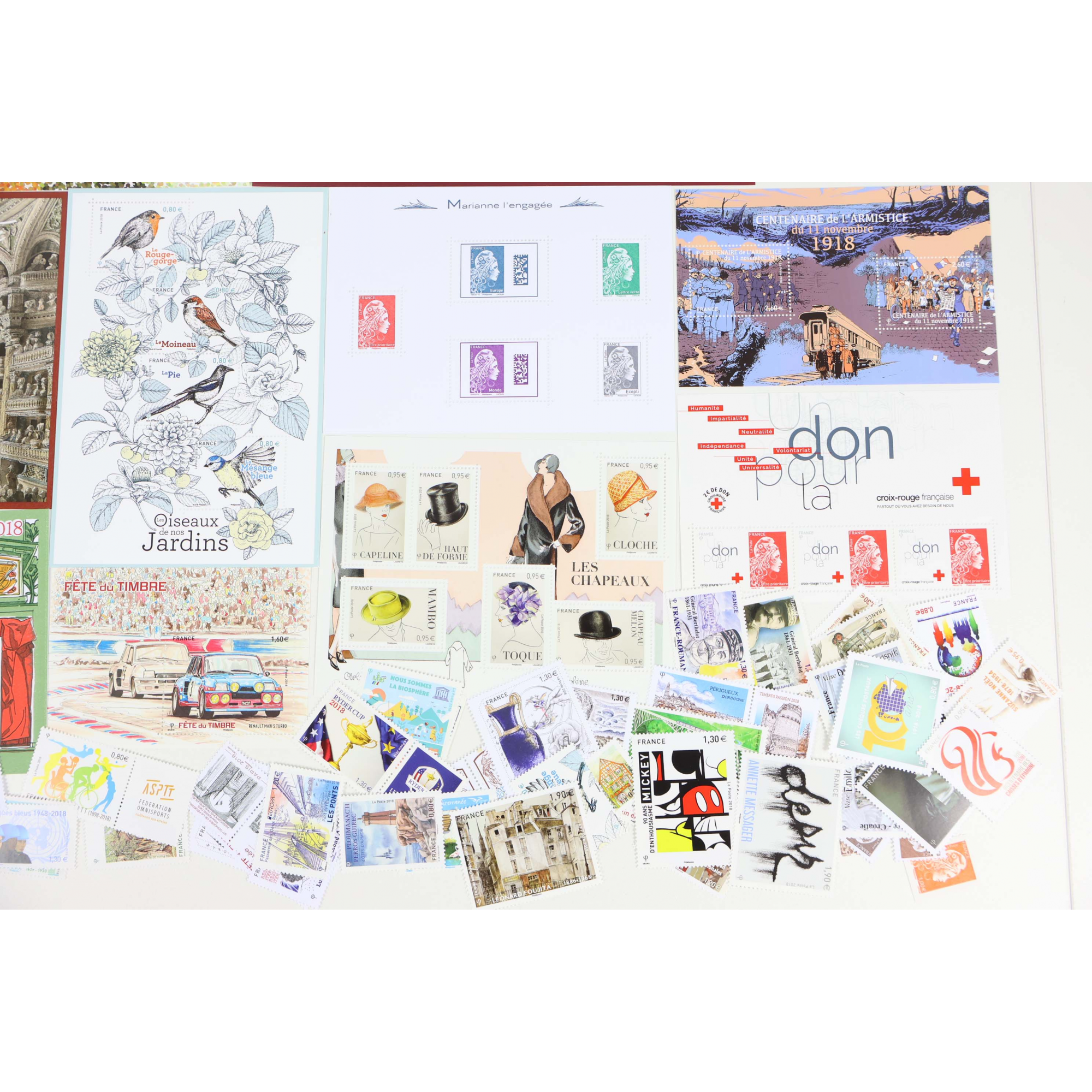 FRANCE LOT DE TIMBRES ET BLOCS-FEUILLET NEUFS** DE 2018 FACIALE 117€