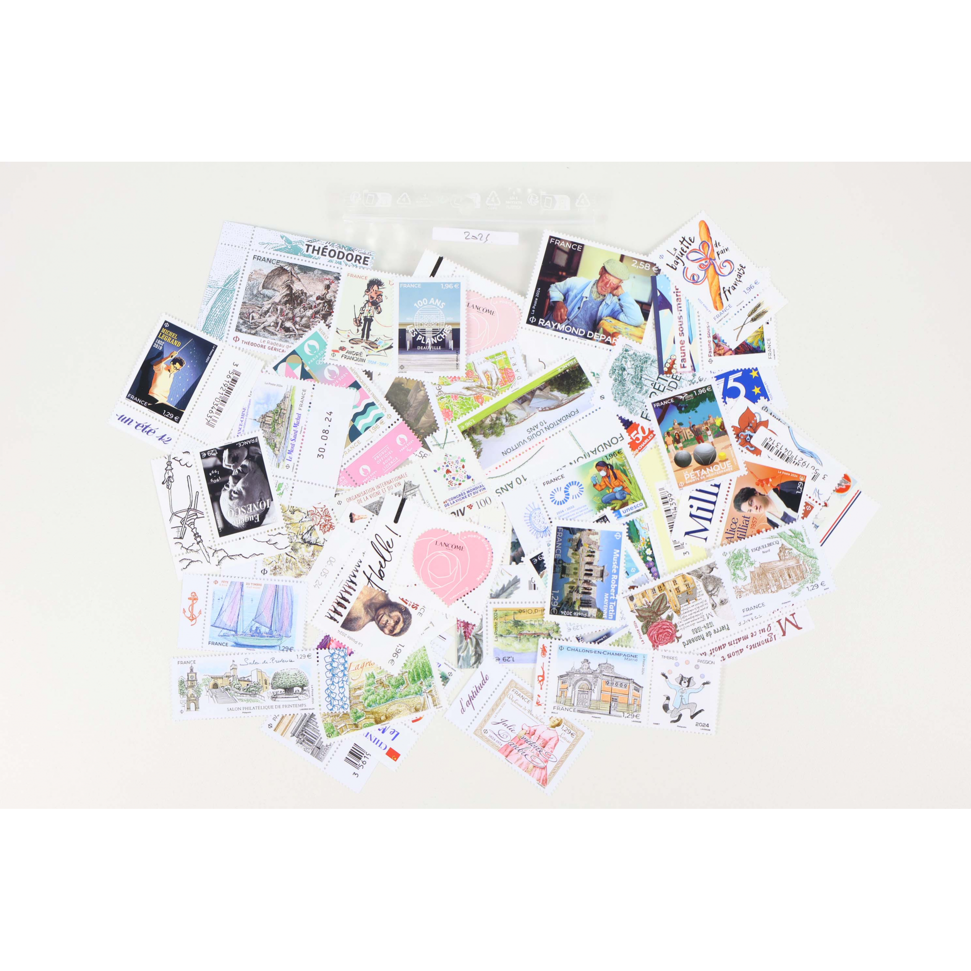 FRANCE LOT DE TIMBRES-POSTES NEUFS** DE 2022 À 2025 FACIALE 271€