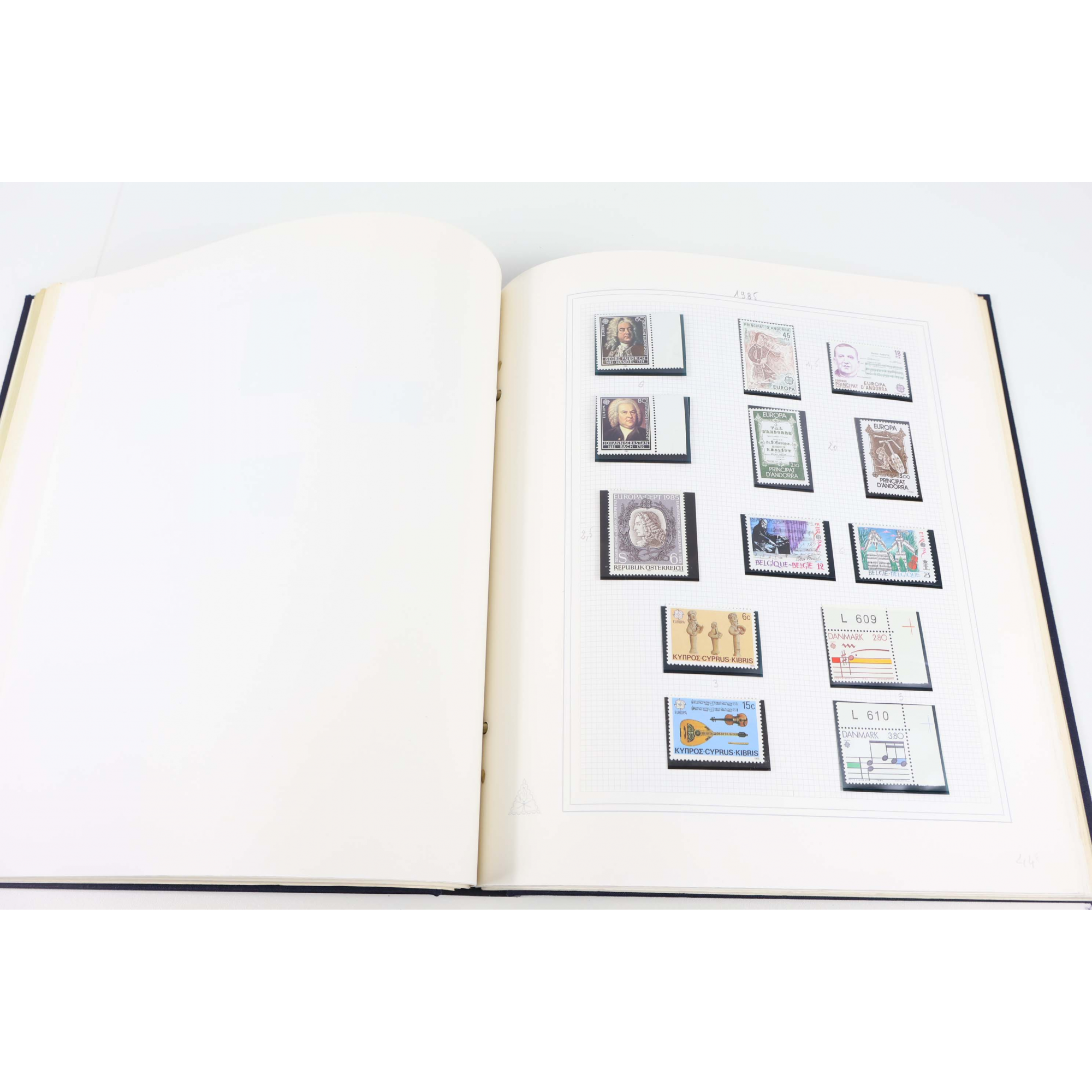 EUROPA COLLECTION DE 1981 À 1988 TIMBRES NEUFS** COTE SUPÉRIEURE À 2200 EUROS