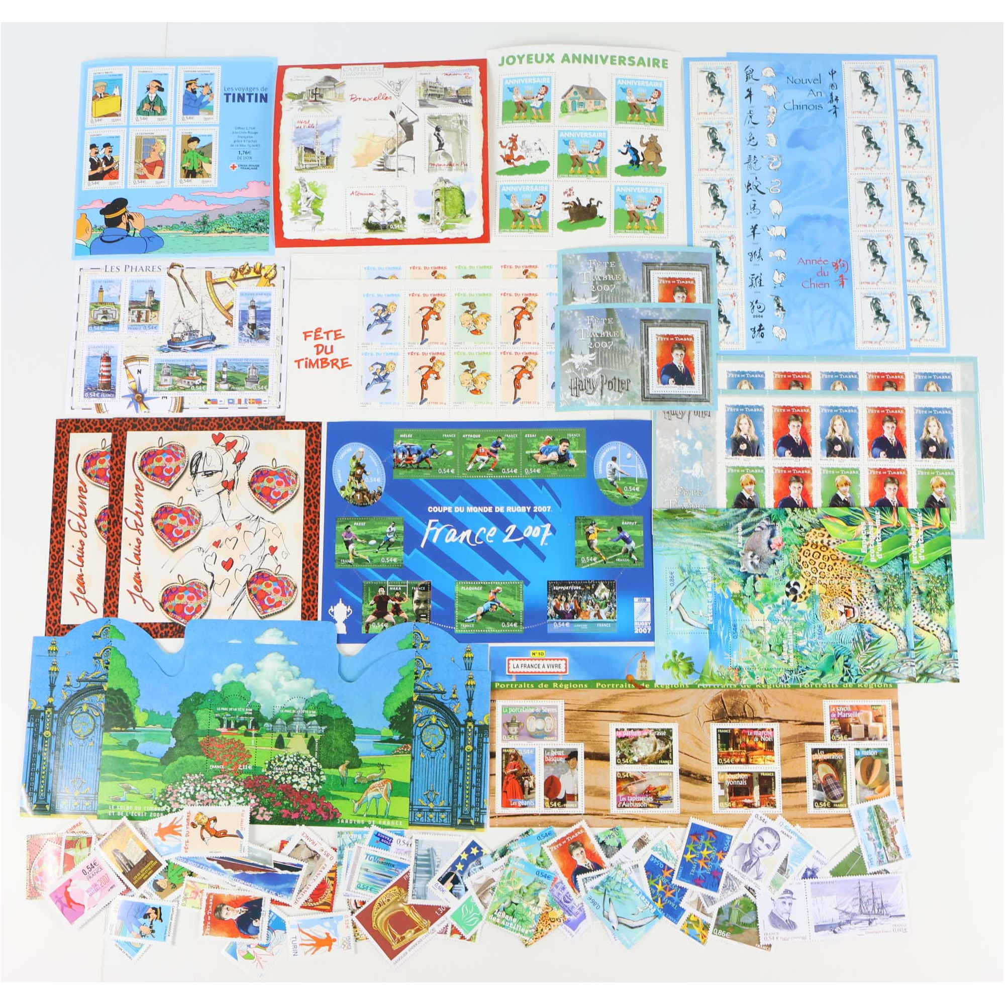 FRANCE LOT DE BLOCS-FEUILLETS ET TIMBRES EN EUROS COLLECTION/COURRIER VF 200€