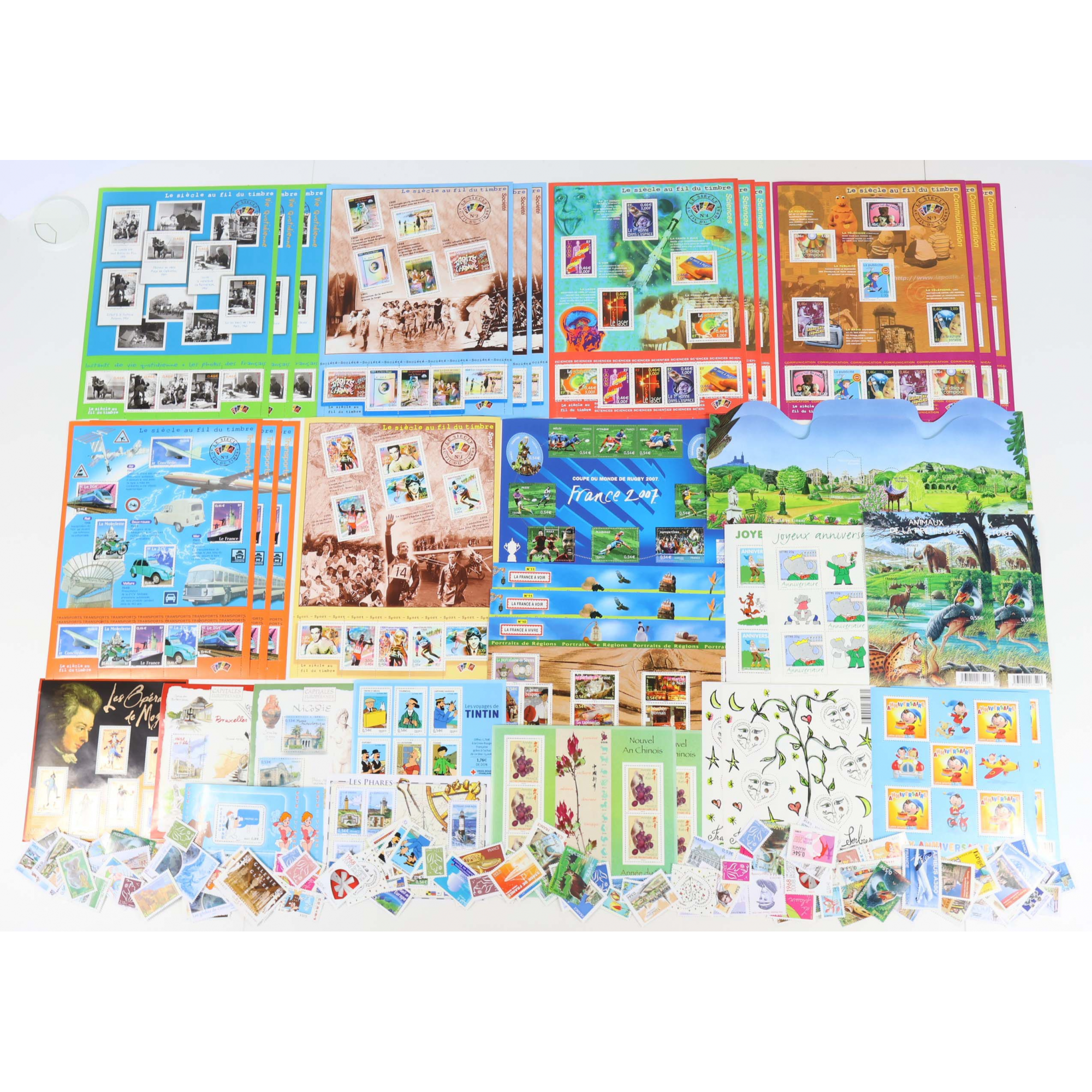 FRANCE LOT DE BLOCS-FEUILLETS ET TIMBRES EN EUROS COLLECTION/COURRIER VF 269€