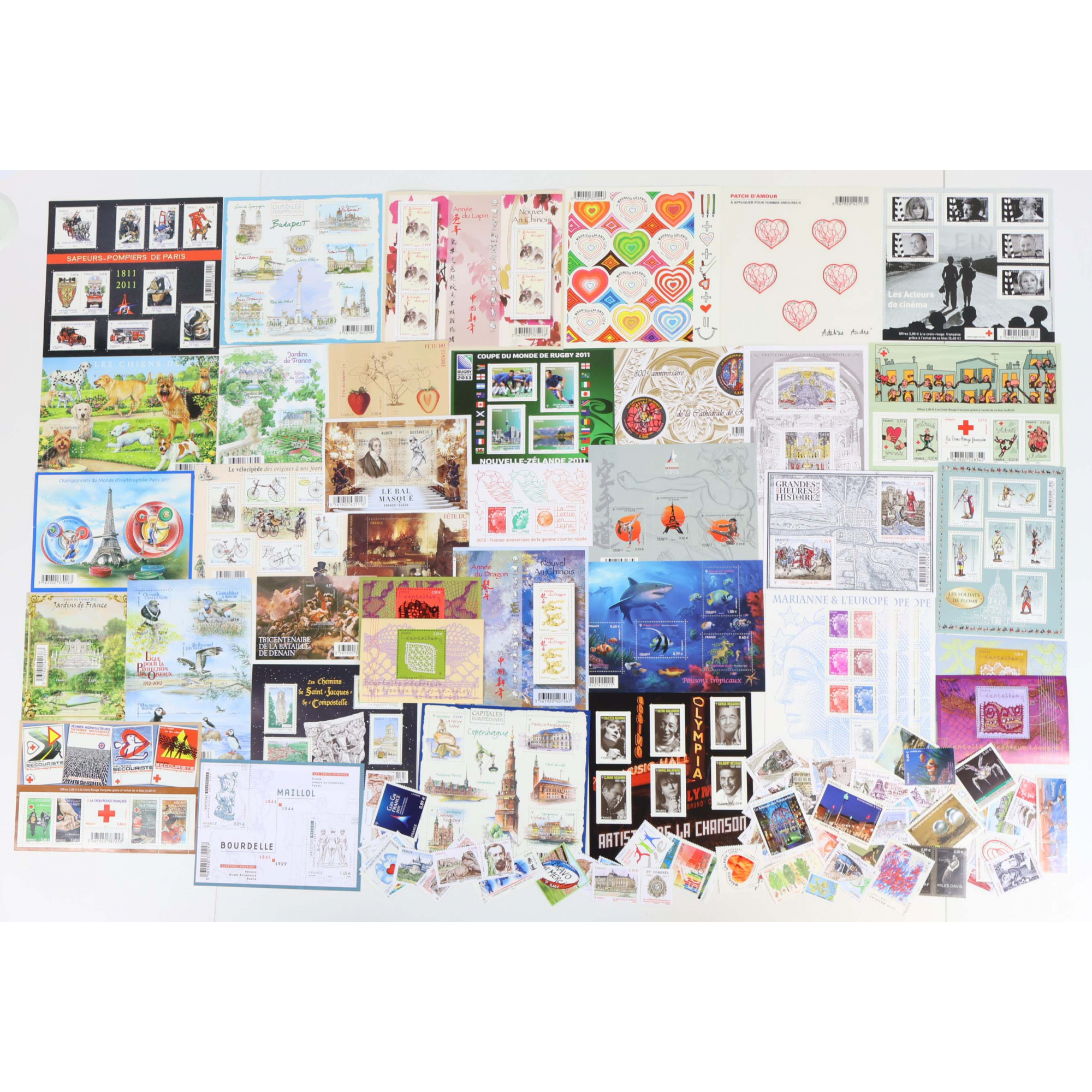 FRANCE LOT DE TIMBRES ET BLOCS-FEUILLET NEUFS** DE 2011-2012 FACIALE 200€