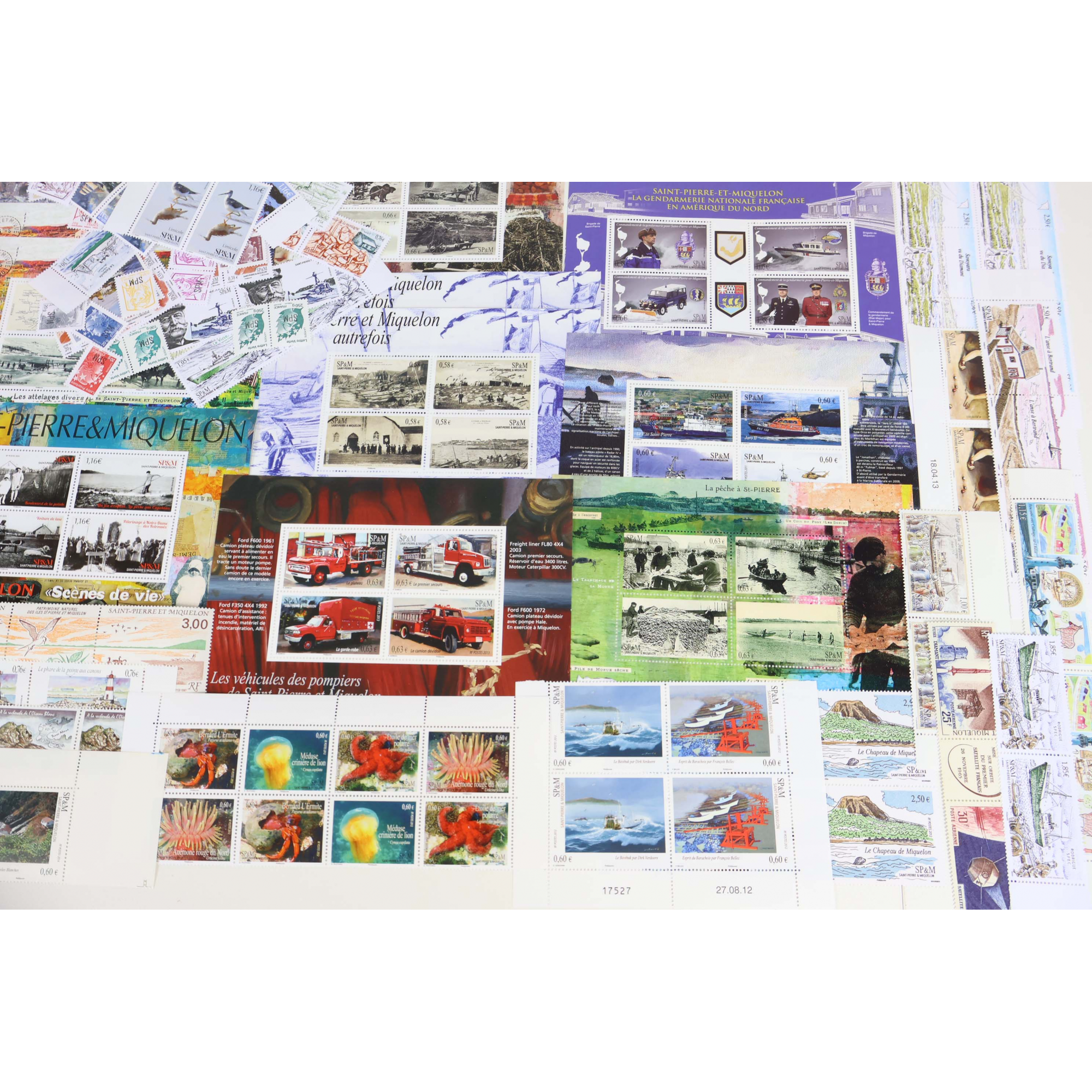 SAINT PIERRE ET MIQUELON LOT DE TIMBRES MAJ EUROS FACIALE ÉLEVÉE BELLE QUALITÉ