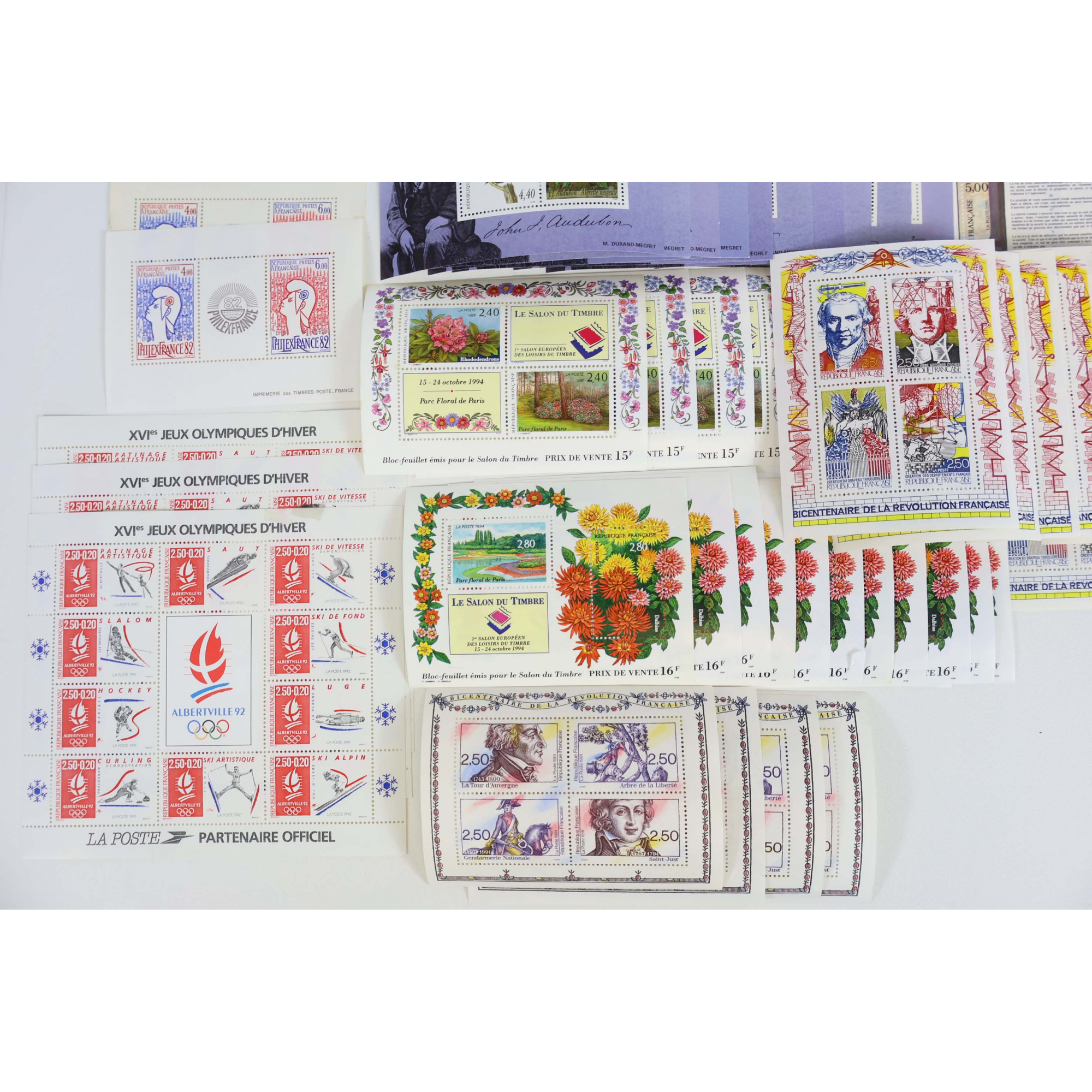 LOT BLOCS FEUILLETS TIMBRES EN FRANCS AVEC DÉFAUTS POUR AFFRANCHIR, VF 127.50€