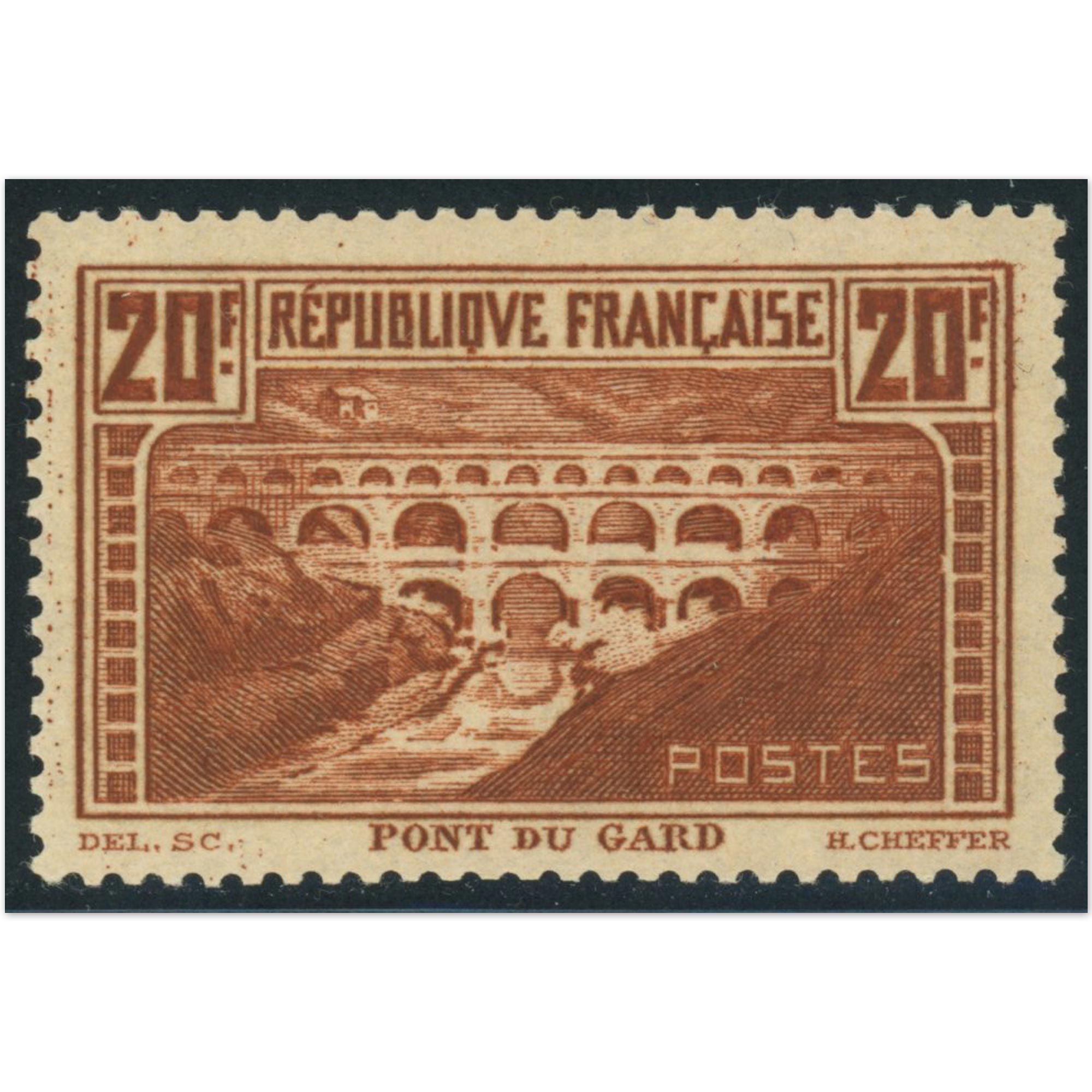 FRANCE N°262 "PONT DU GARD" TIMBRE NEUF** SIGNÉ ROUMET, QUALITÉ LUXE