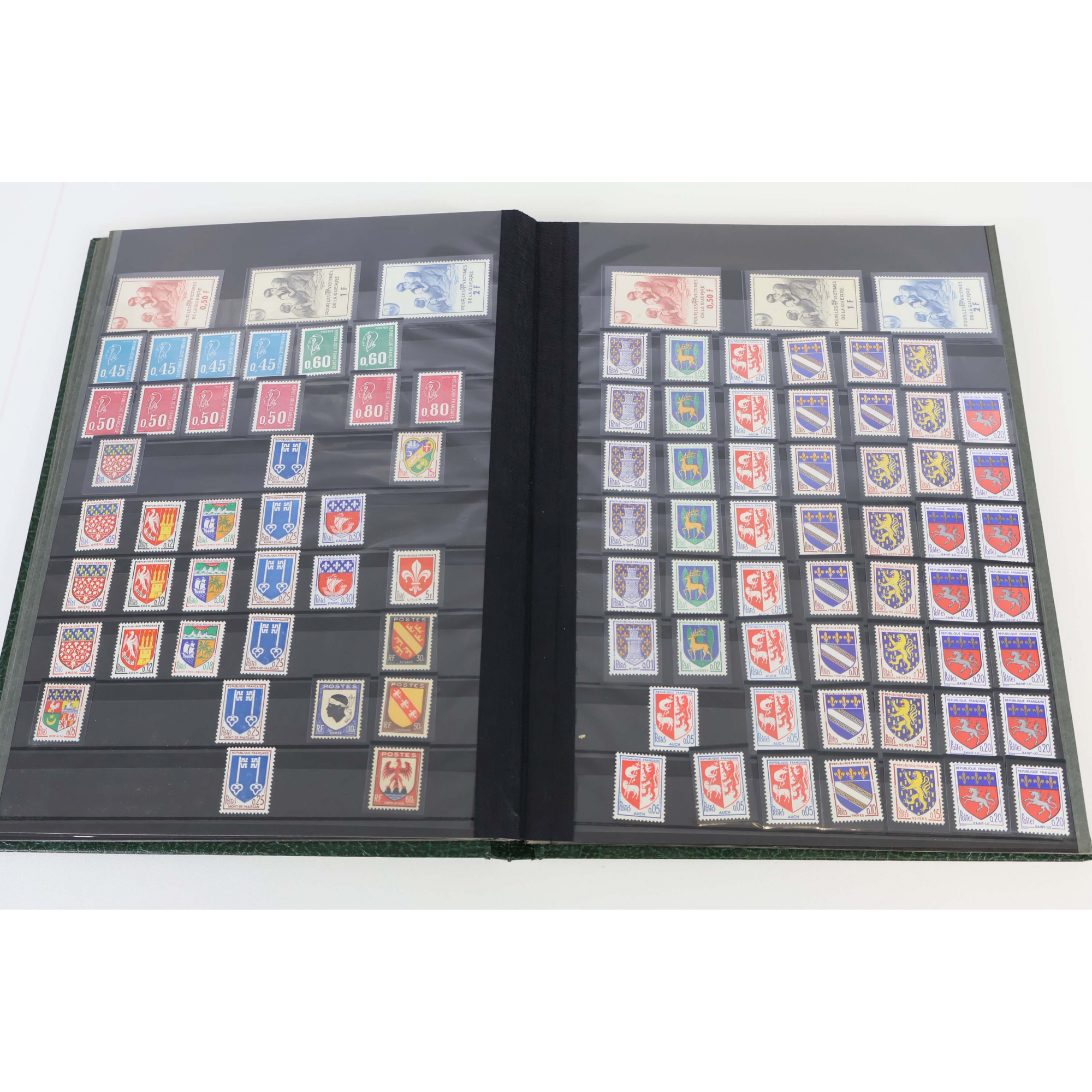 FRANCE LOT DE TIMBRES MAJORITE MARIANNE PETITS FORMATS, TIMBRES NEUFS**