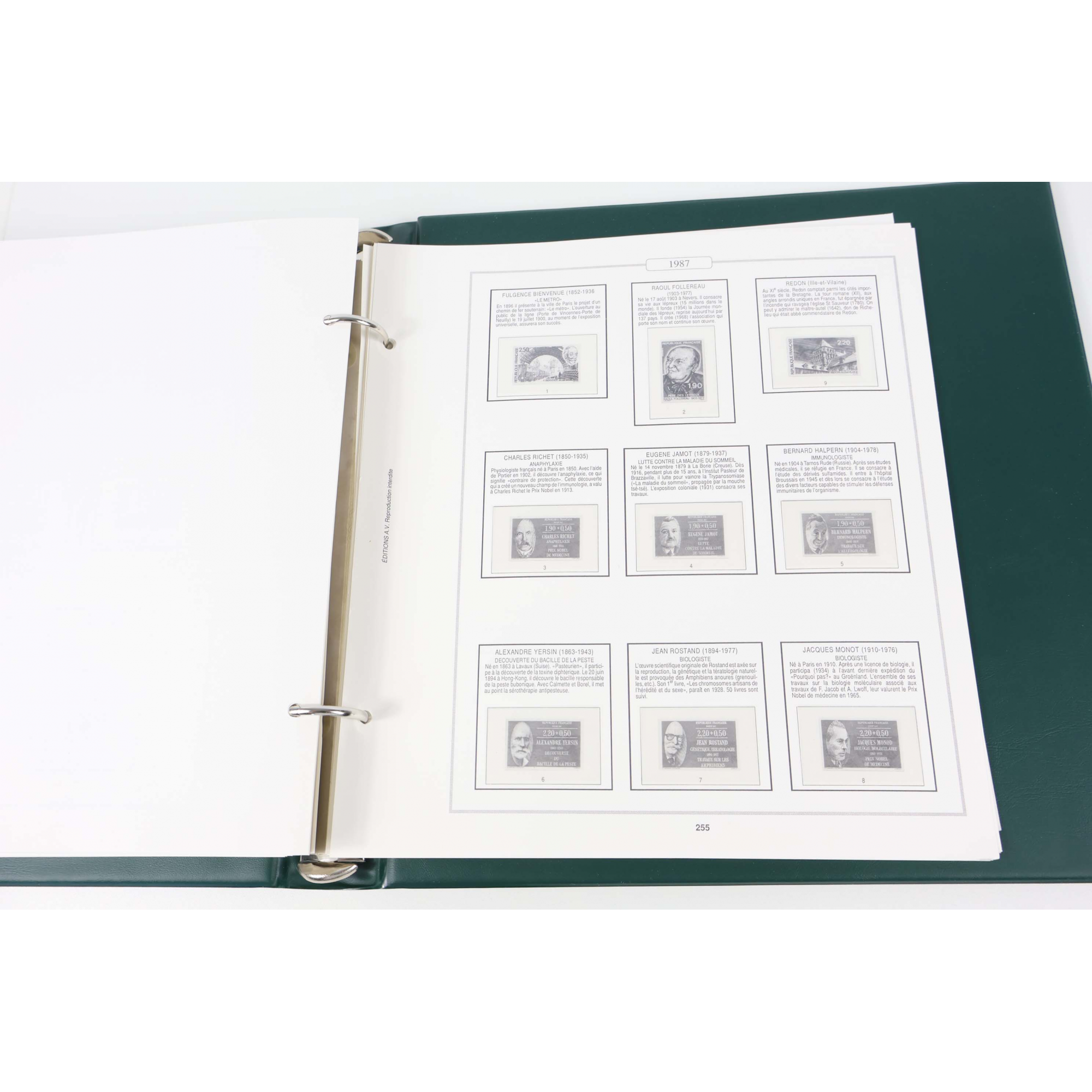CLASSEUR AV EDITIONS DE 1973 A 1988 POUR RANGER COLLECTION TIMBRES DE FRANCE