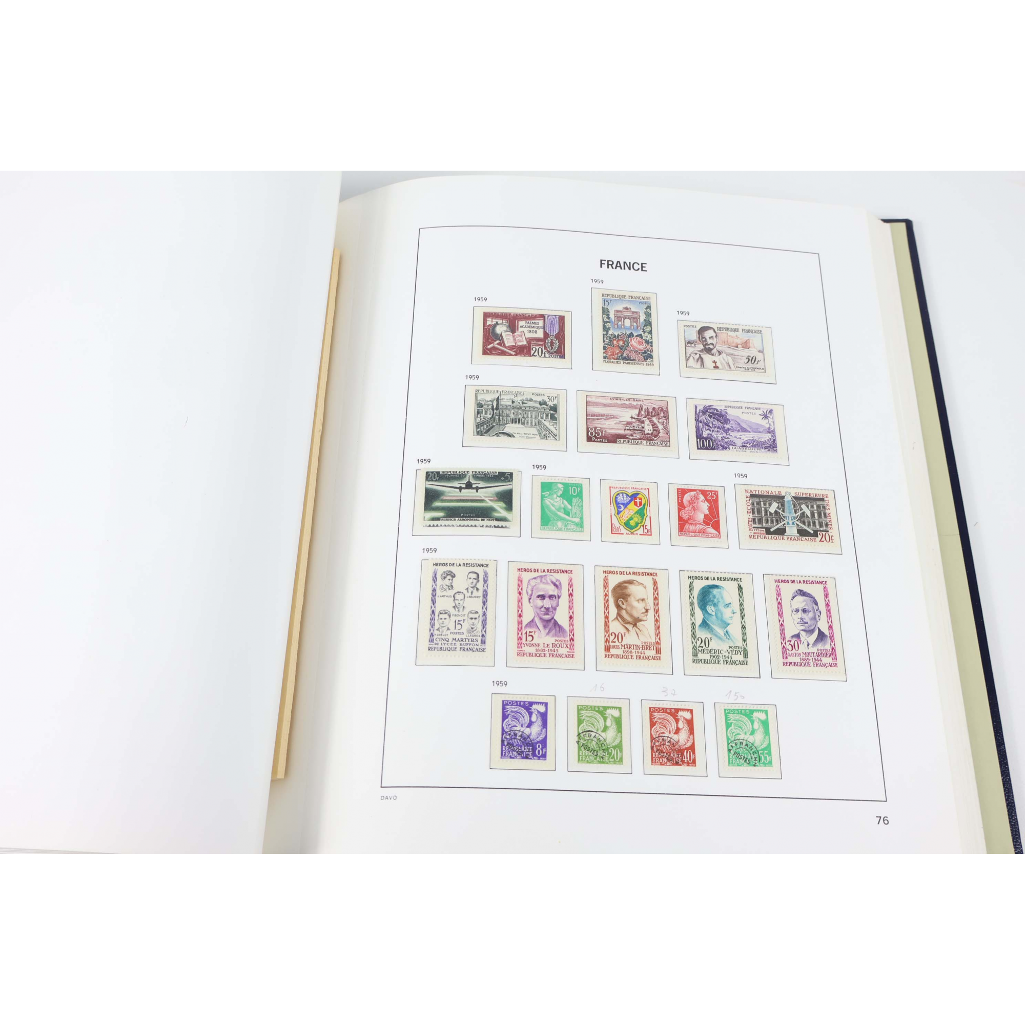 COLLECTION DE FRANCE DE 1951 À 1969 TIMBRES NEUFS** ALBUM DAVO BELLE COTE