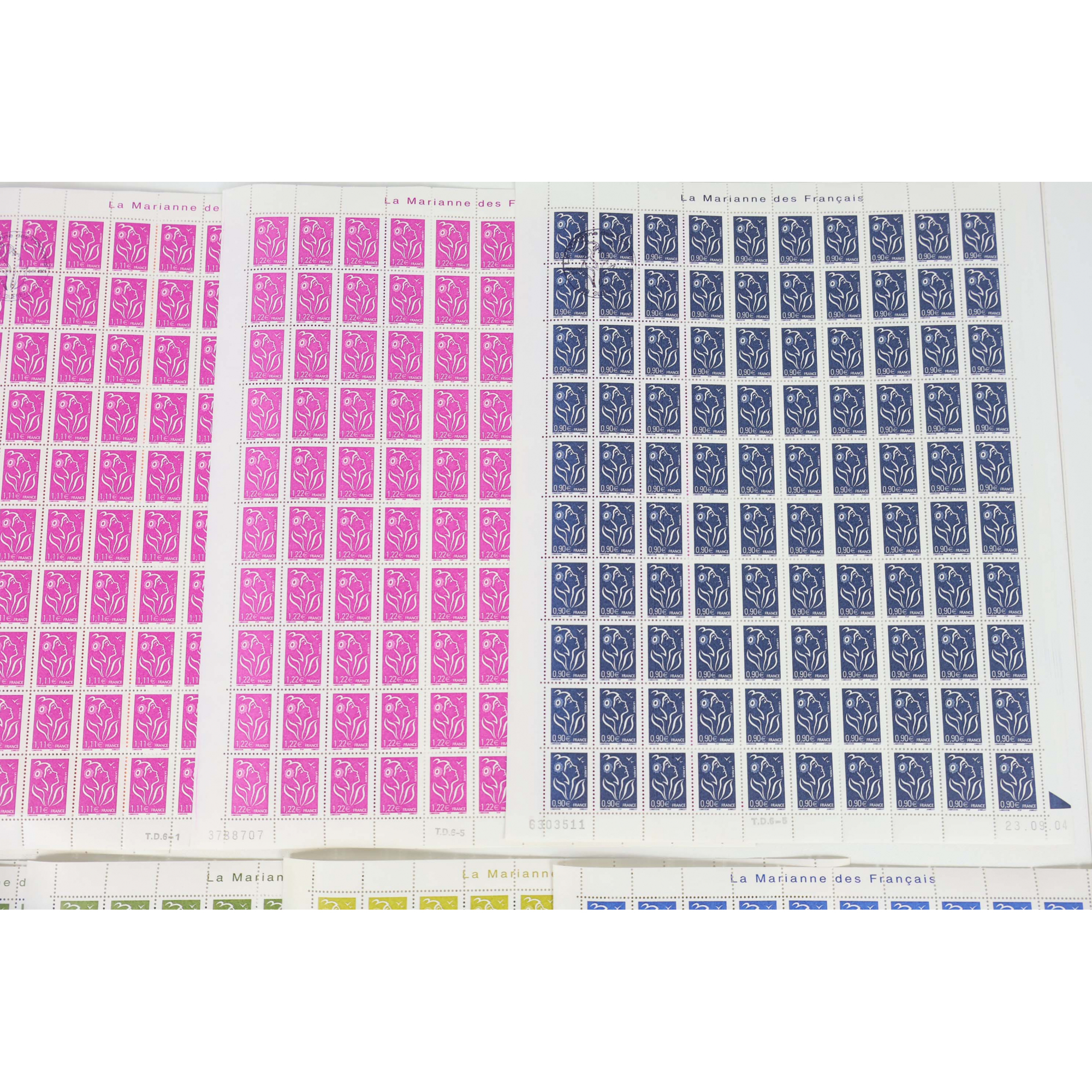 FRANCE LOT DE FEUILLES COMPLÈTES TYPE MARIANNE EN EUROS FACIALE 907€