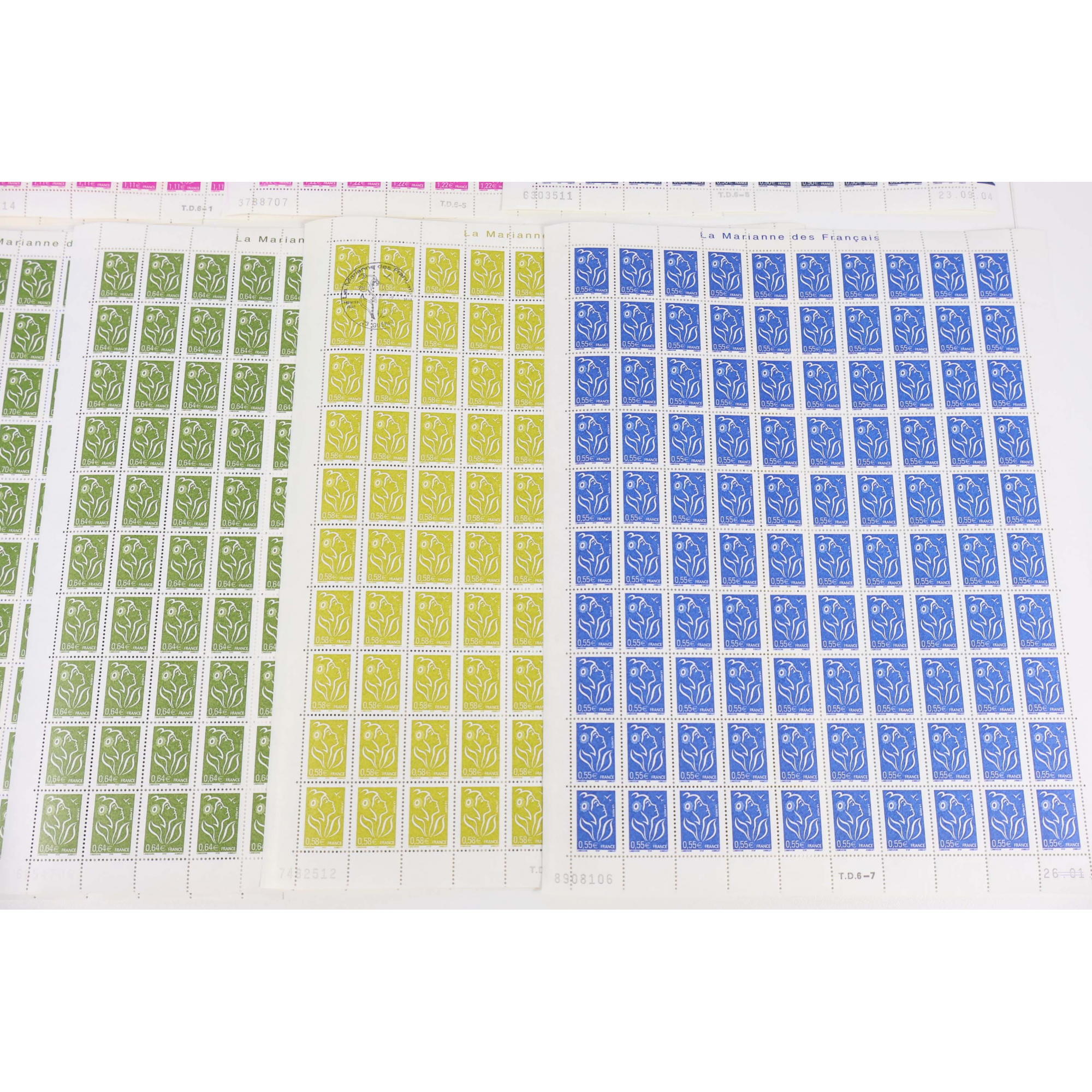 FRANCE LOT DE FEUILLES COMPLÈTES TYPE MARIANNE EN EUROS FACIALE 907€