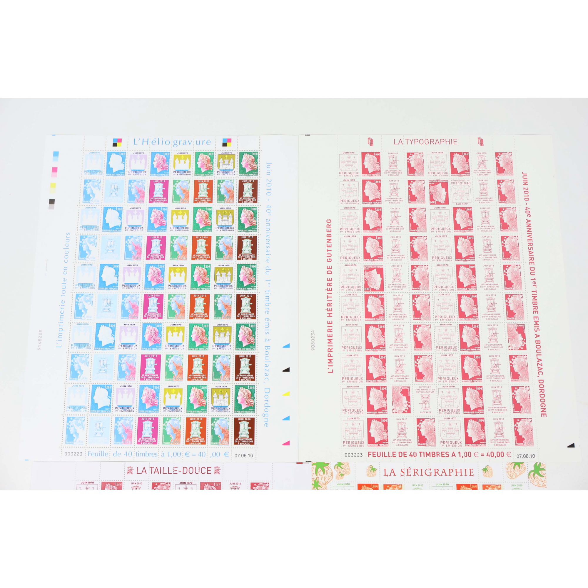 FRANCE LOT DE 4 FEUILLES COMPLÈTES N°4459/4472 TYPES D'IMPRESSION ANNÉE 2010