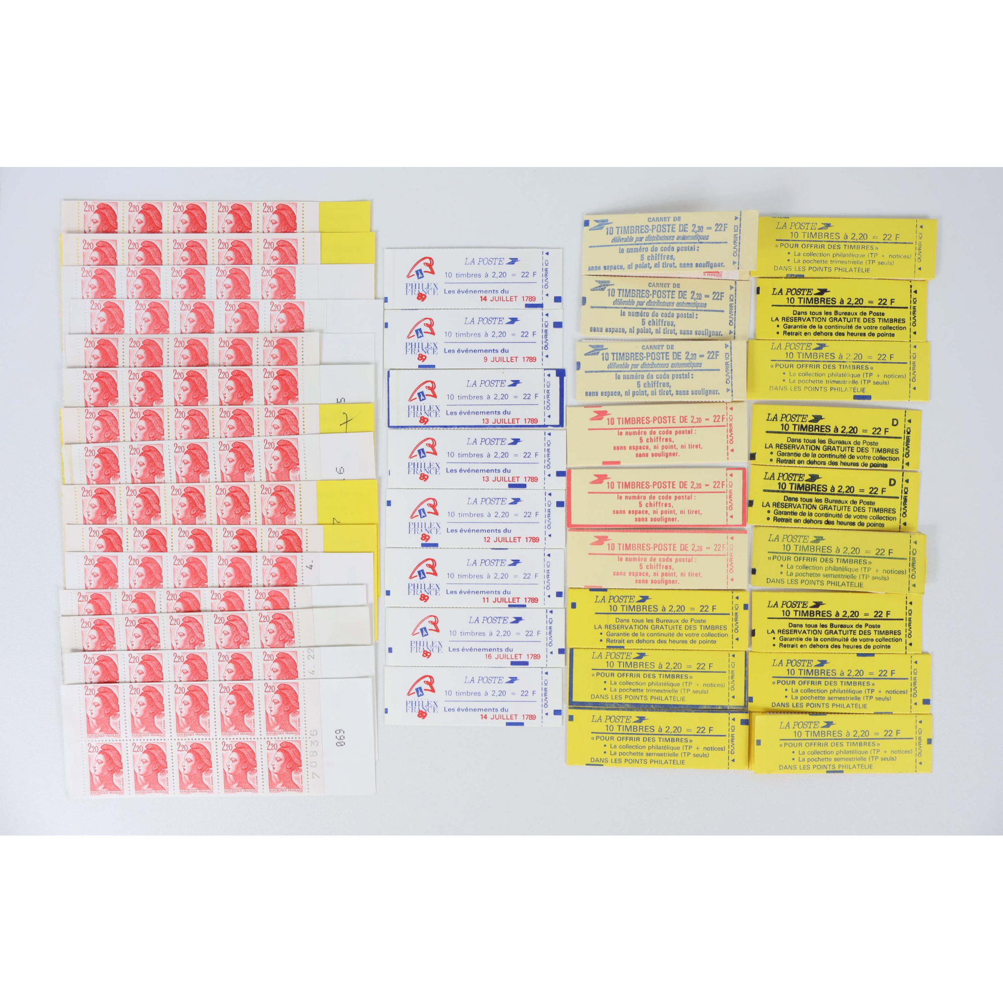 FRANCE LOT DE 41 CARNETS DE 10 TIMBRES À 2.2 FRANCS TIMBRES NEUFS FACIALE 902FFr