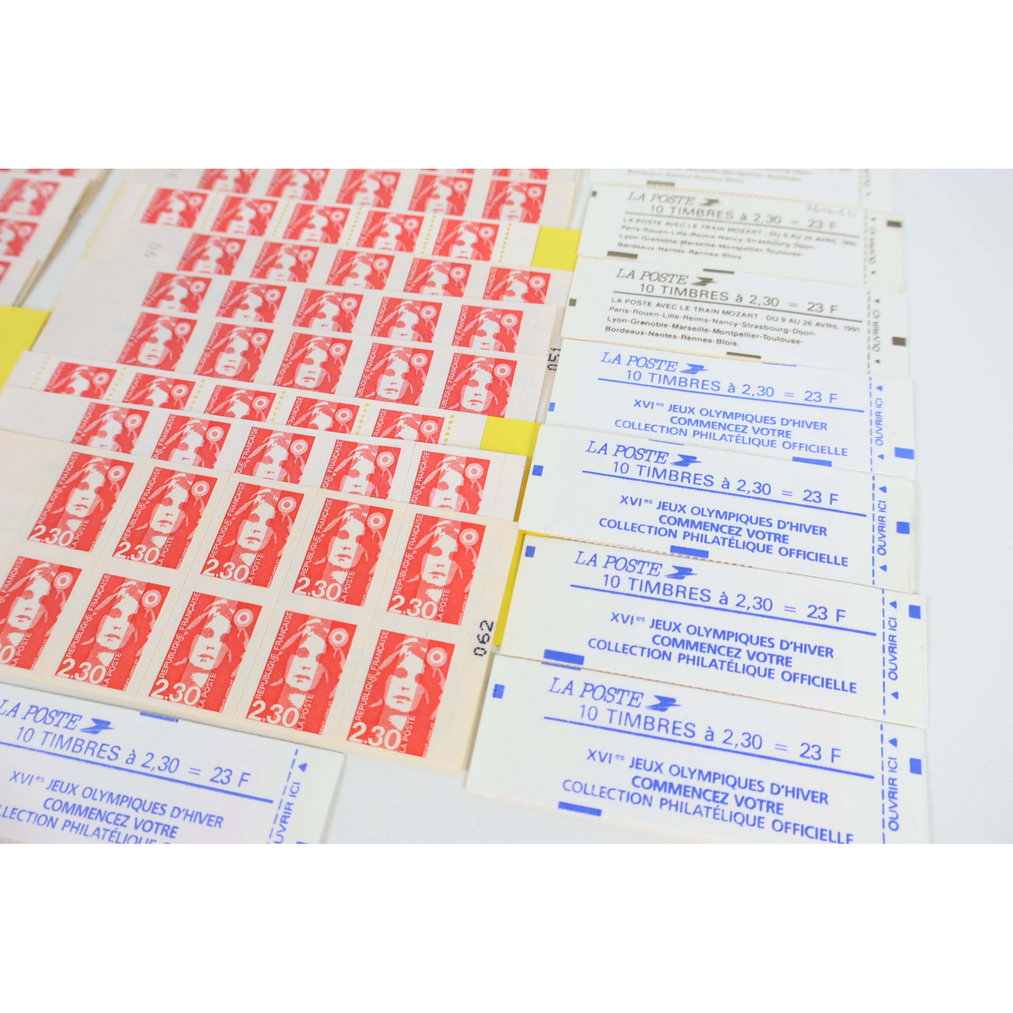 FRANCE LOT DE 76 CARNETS DE 10 TIMBRES À 2.3 FRANCS TIMBRES NEUFS FACIALE 1748FFr