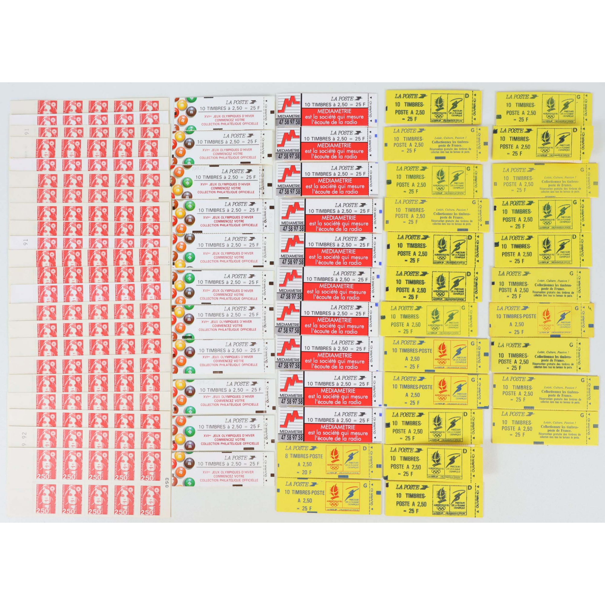 FRANCE LOT DE 66 CARNETS DE 10 TIMBRES À 2.5 FRANCS TIMBRES NEUFS FACIALE 1650FFr