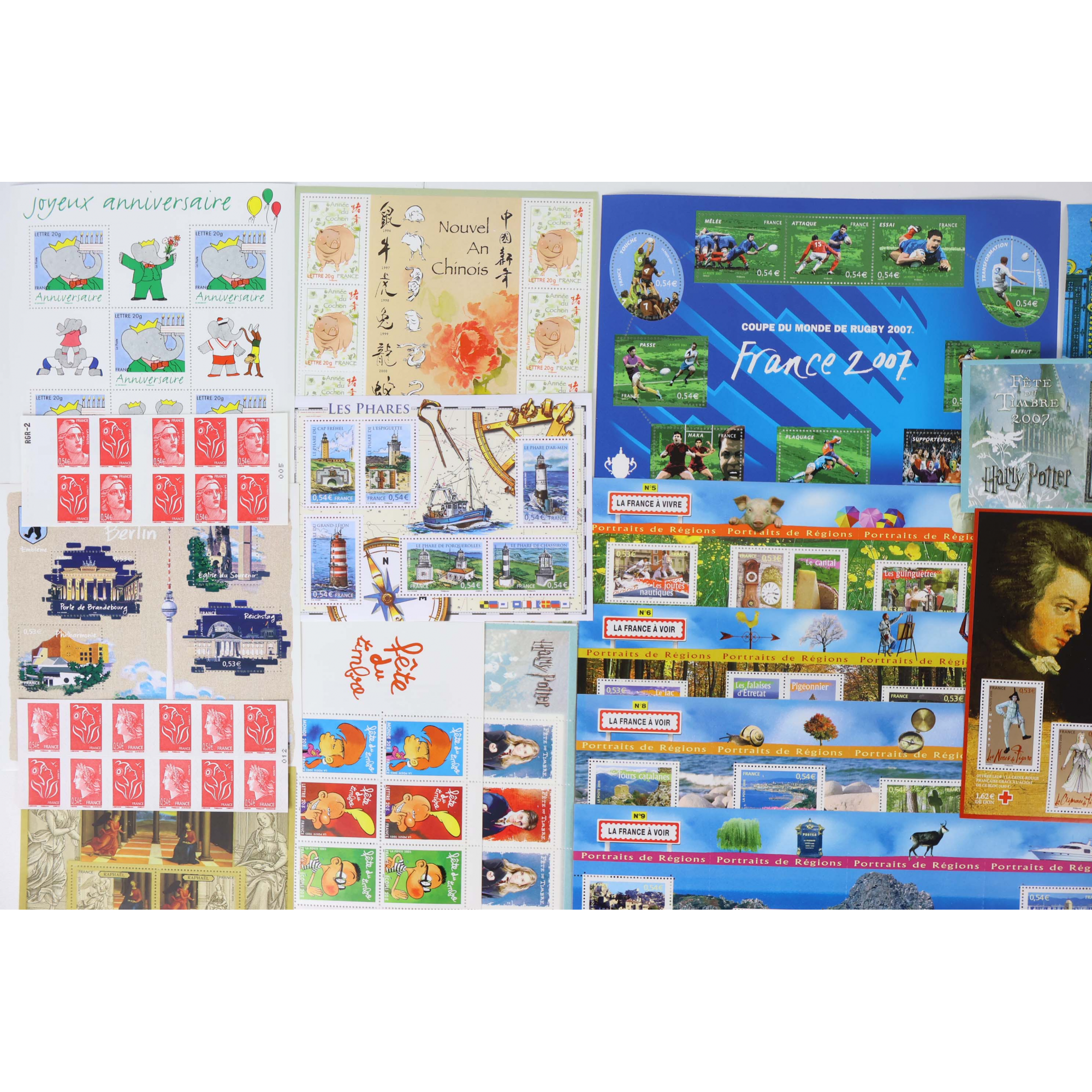 FRANCE LOT DE TIMBRES / BLOCS-FEUILLETS ET CARNETS NEUFS** FACIALE 316€