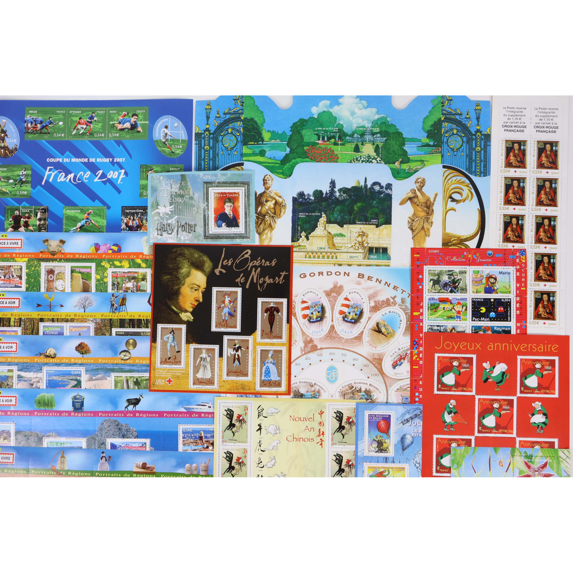 FRANCE LOT DE TIMBRES / BLOCS-FEUILLETS ET CARNETS NEUFS** FACIALE 316€