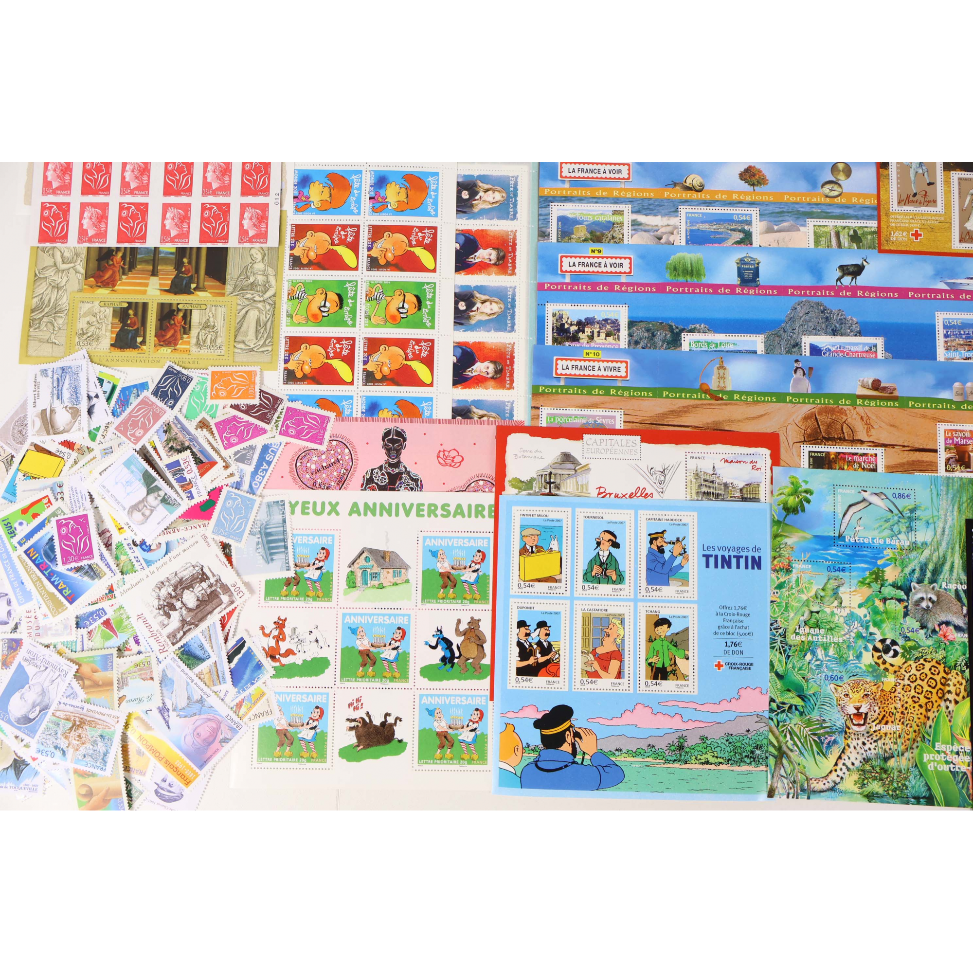 FRANCE LOT DE TIMBRES / BLOCS-FEUILLETS ET CARNETS NEUFS** FACIALE 316€