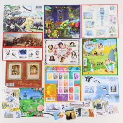 FRANCE LOT DE TIMBRES / BLOCS-FEUILLETS NEUFS** DE L'ANNÉE 2009 FACIALE 54€