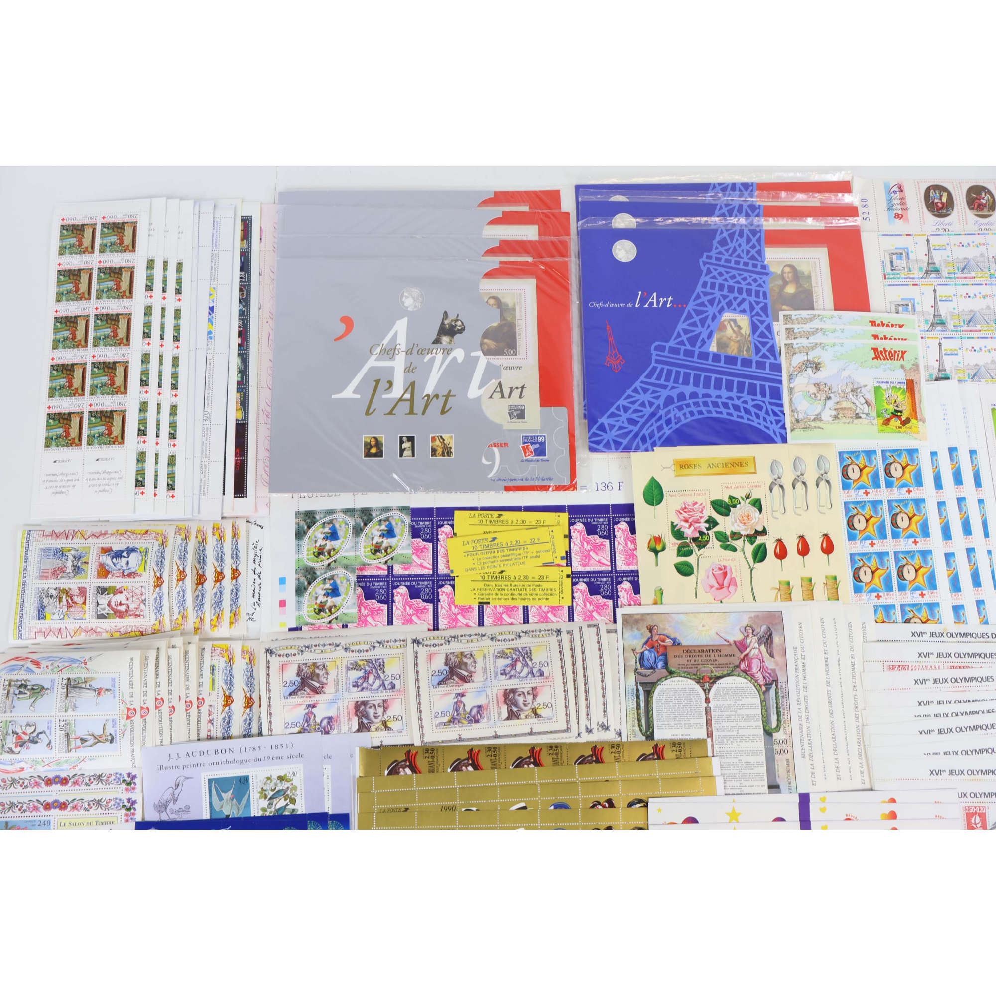 FRANCE IMPORTANT LOT DE TIMBRES/BLOCS-FEUILLETS/CARNETS EN FRANCS FAC 3561FFr