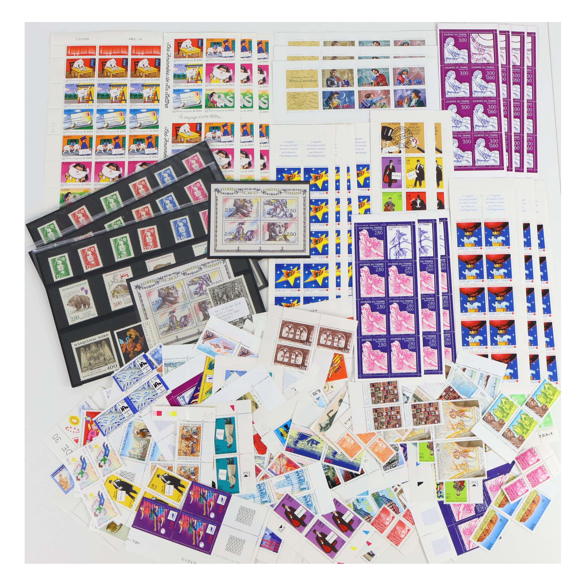 FRANCE LOT DE TIMBRES-POSTE - BLOCS-FEUILLETS-CARNETS-FEUILLES FACIALE 2301FFr