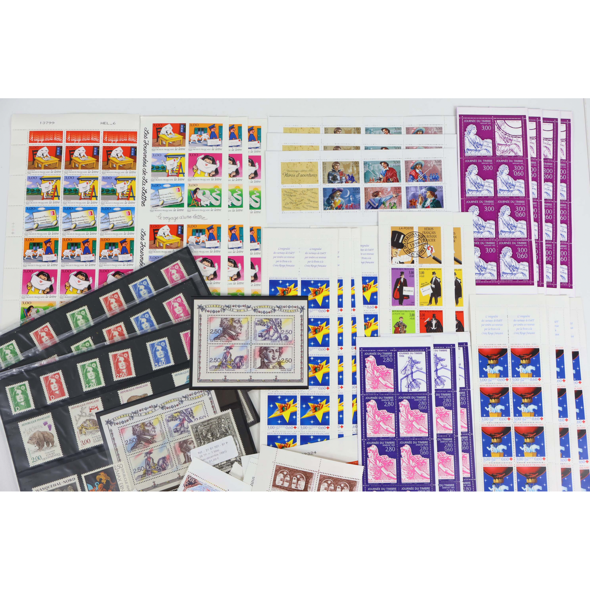 FRANCE LOT DE TIMBRES-POSTE - BLOCS-FEUILLETS-CARNETS-FEUILLES FACIALE 2301FFr