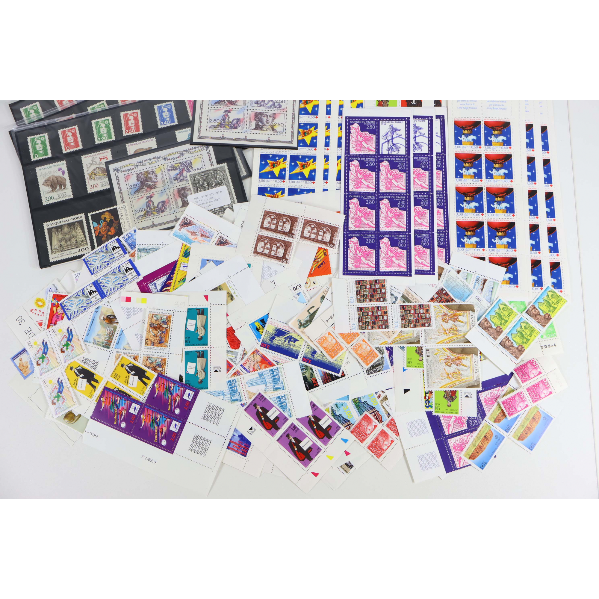 FRANCE LOT DE TIMBRES-POSTE - BLOCS-FEUILLETS-CARNETS-FEUILLES FACIALE 2301FFr