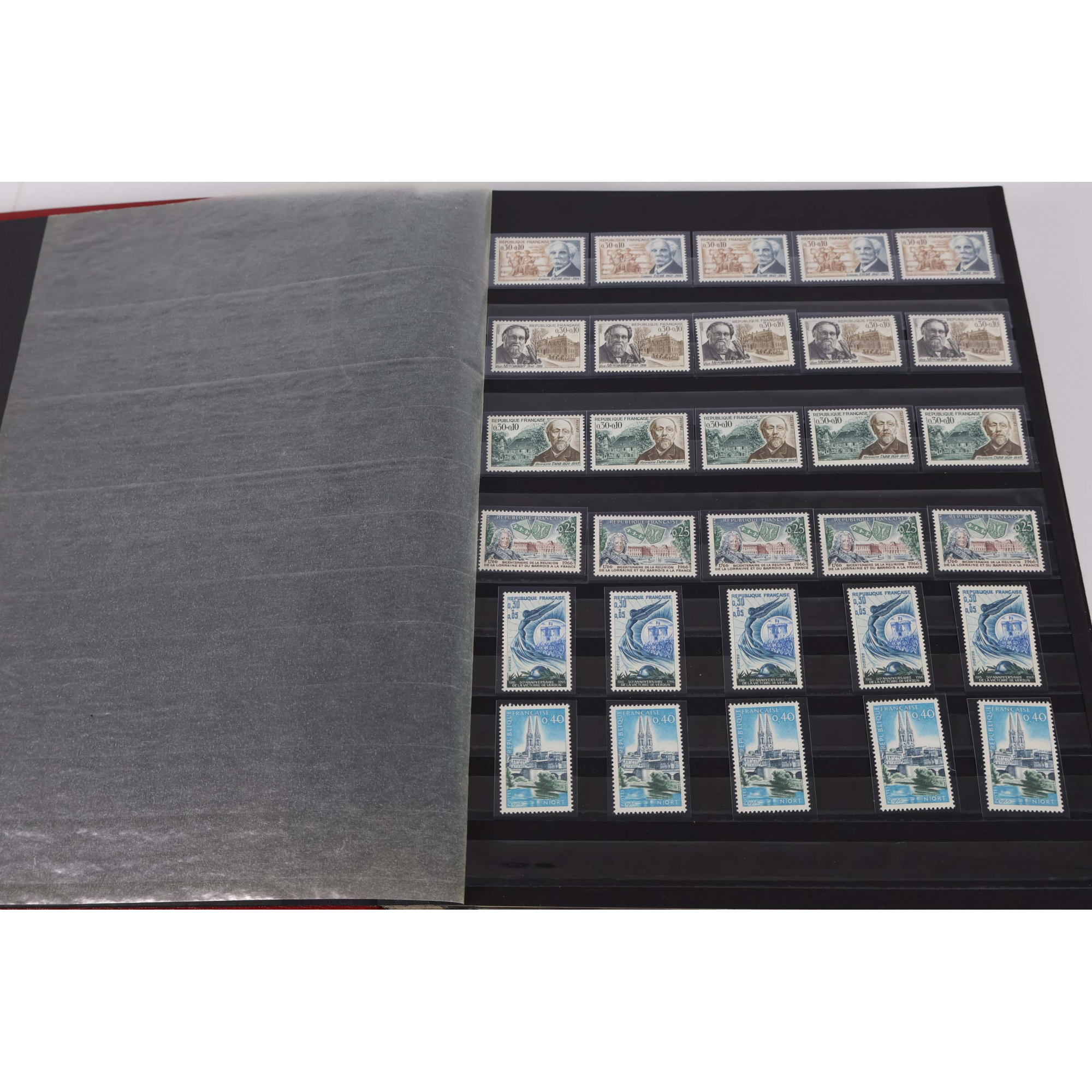 FRANCE STOCK EN 5 EXEMPLAIRES DE TIMBRES NEUFS** SUIVIS DANS UN ALBUM A BANDES