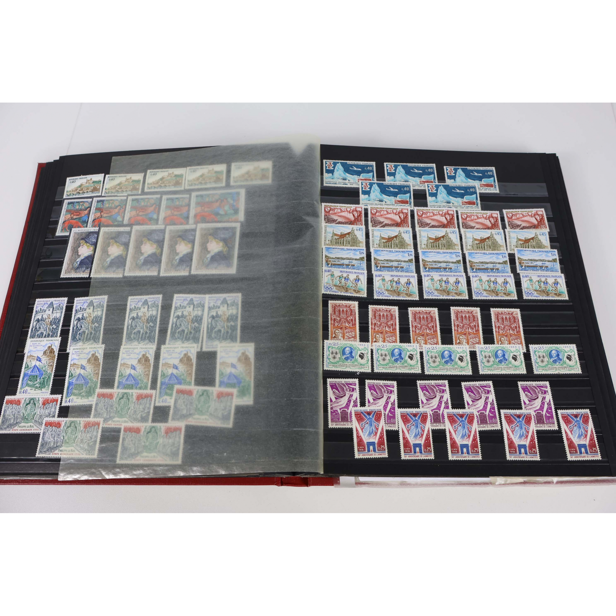 FRANCE STOCK EN 5 EXEMPLAIRES DE TIMBRES NEUFS** SUIVIS DANS UN ALBUM A BANDES