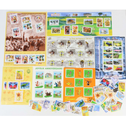 FRANCE LOT EN EUROS TIMBRES/BLOCS-FEUILLETS/CARNETS TIMBRES NEUFS** FACIALE 72€