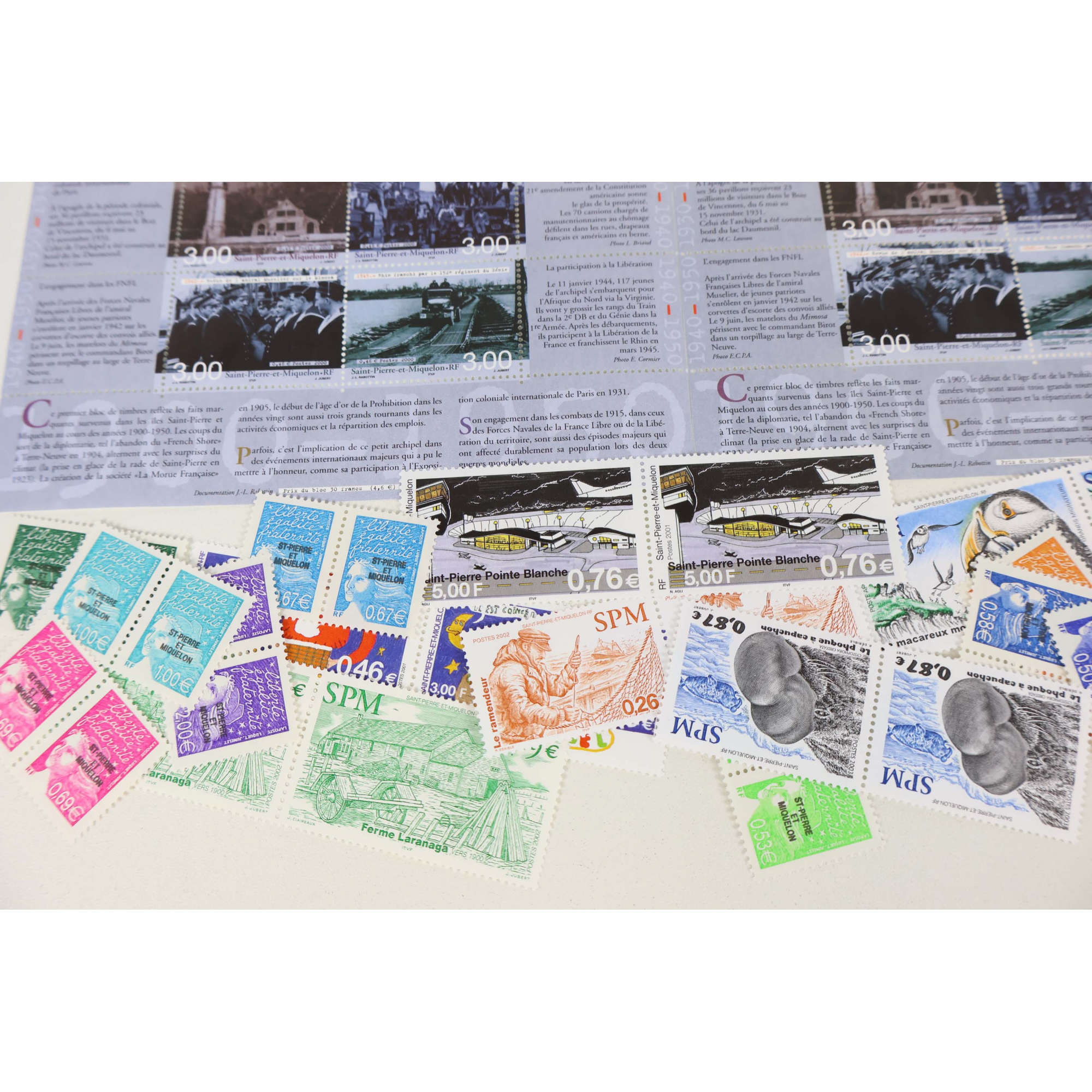 SAINT PIERRE ET MIQUELON LOT DE TIMBRES NEUFS** DE 2000 À 2002 FACIALE 69€