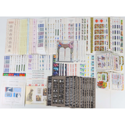 LOT BLOCS ET CARNETS TIMBRES EN FRANCS AVEC DÉFAUTS POUR AFFRANCHIR, VF 393.5€