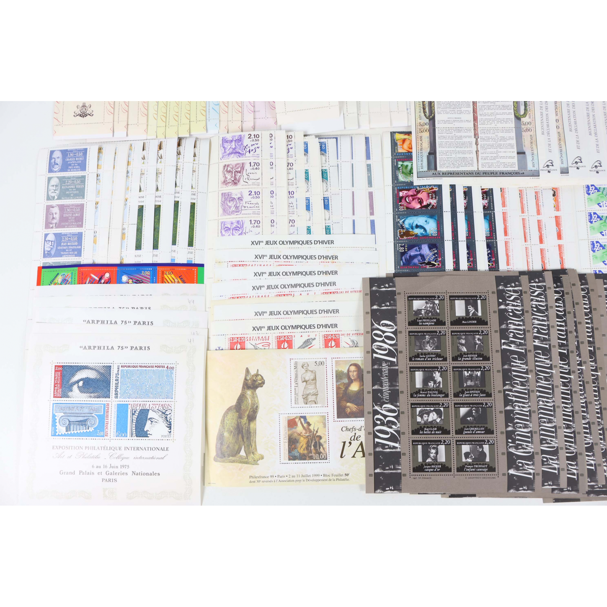 LOT BLOCS ET CARNETS TIMBRES EN FRANCS AVEC DÉFAUTS POUR AFFRANCHIR, VF 393.5€