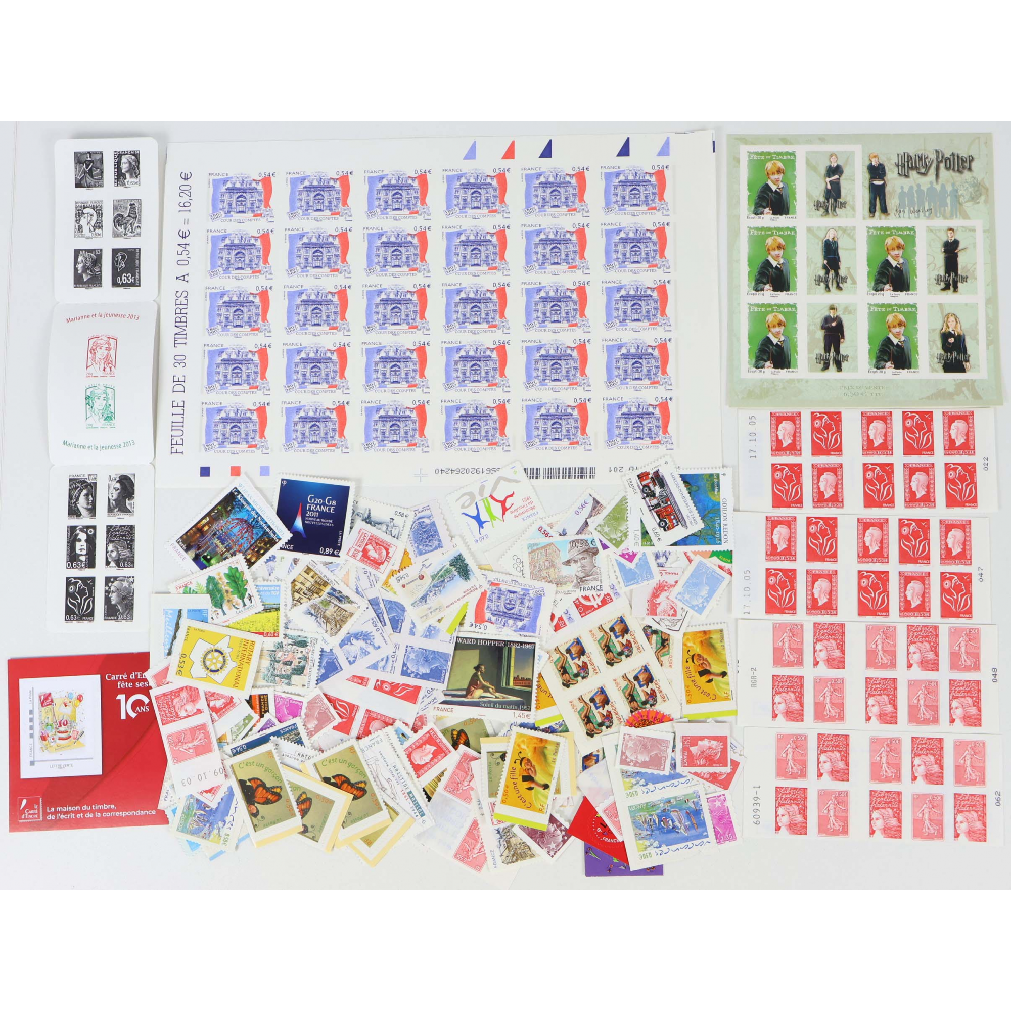 LOT DE TIMBRES AUTOADHÉSIFS FRANCE EN EUROS NEUFS POUR AFFRANCHIR, FACIALE 225€