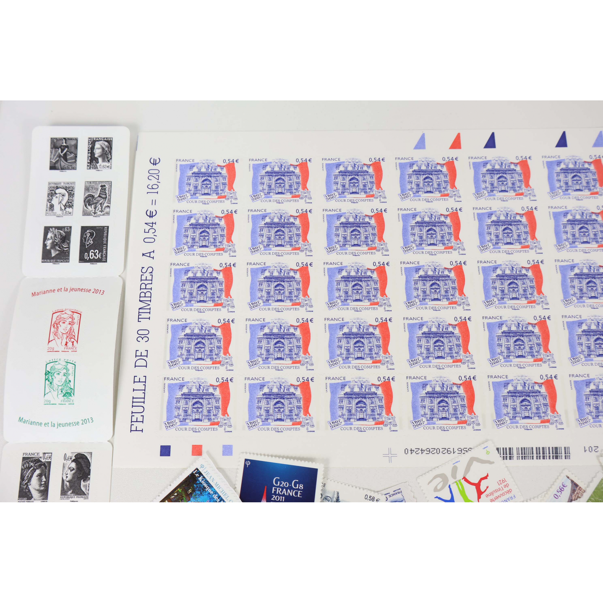 LOT DE TIMBRES AUTOADHÉSIFS FRANCE EN EUROS NEUFS POUR AFFRANCHIR, FACIALE 225€
