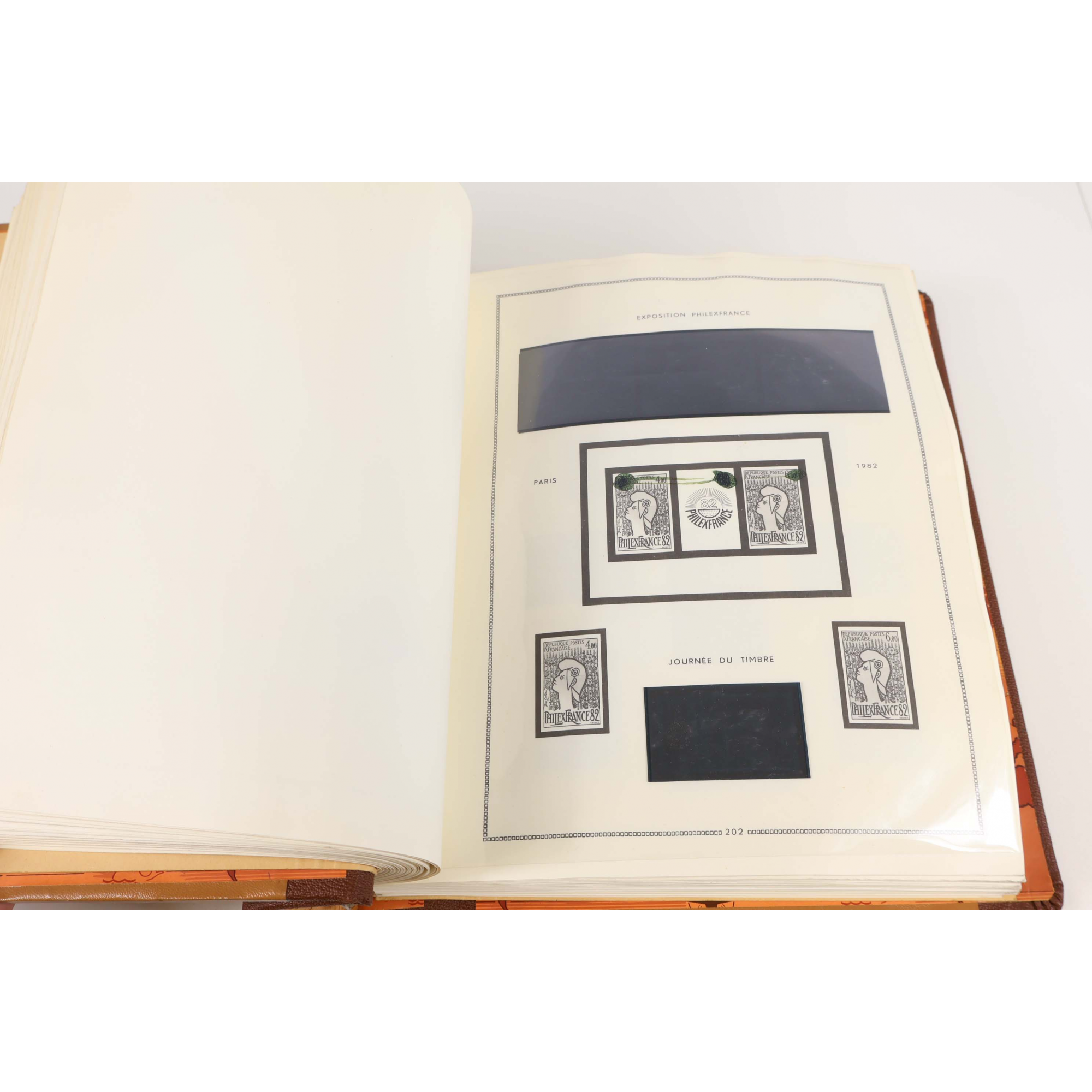 ALBUM MOC POUR RANGER UNE COLLLECTION DE TIMBRES DE FRANCE DE 1971 À 1994