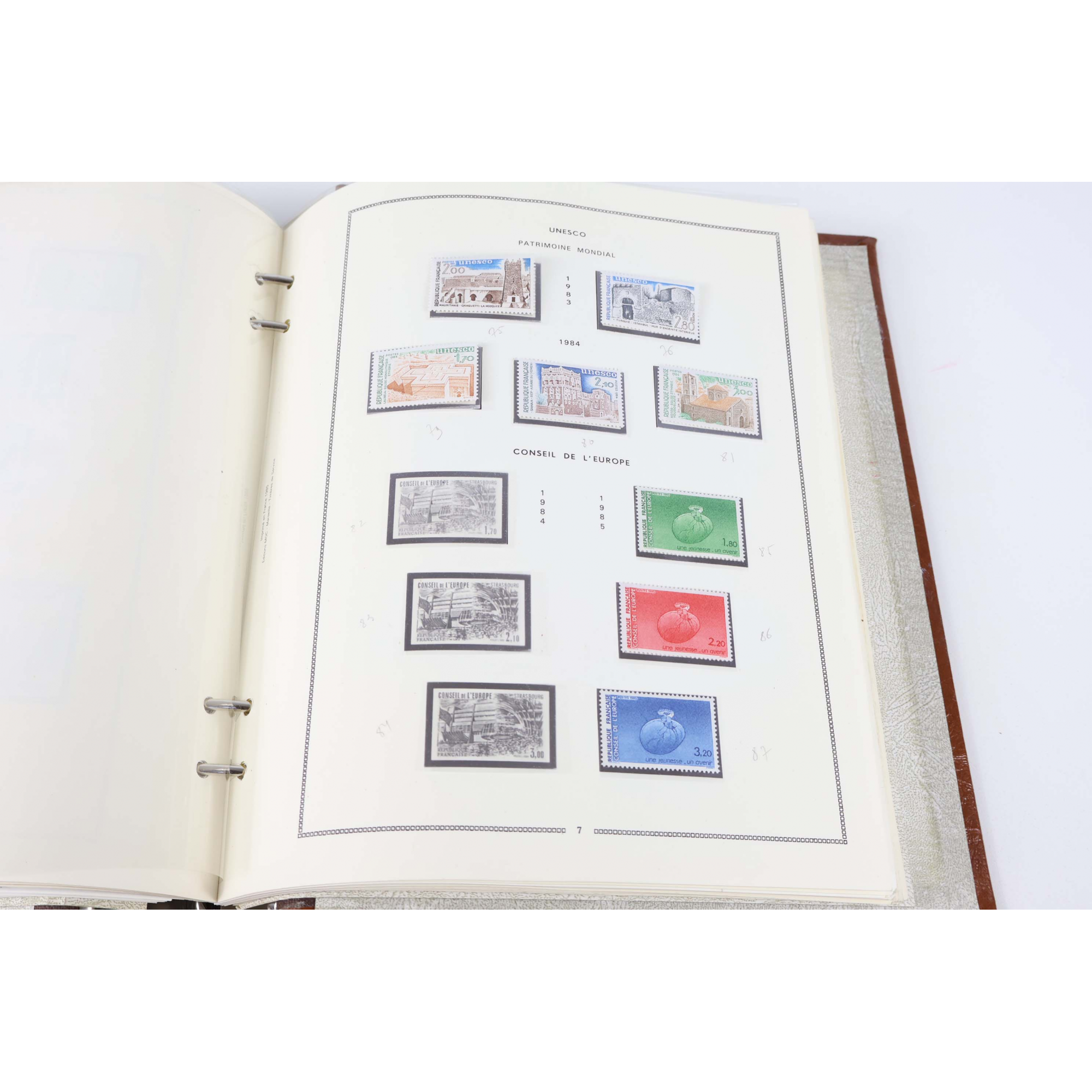 COLLECTION TIMBRES FRANCE POSTE AÉRIENNE/SERVICE/TAXE/PRÉO DANS UN ALBUM MOC