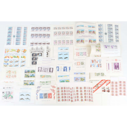 MONACO STOCK DE BLOCS-FEUILLETS ET CARNETS MODERNES FACIALE 234€ PETITE ROUSSEUR