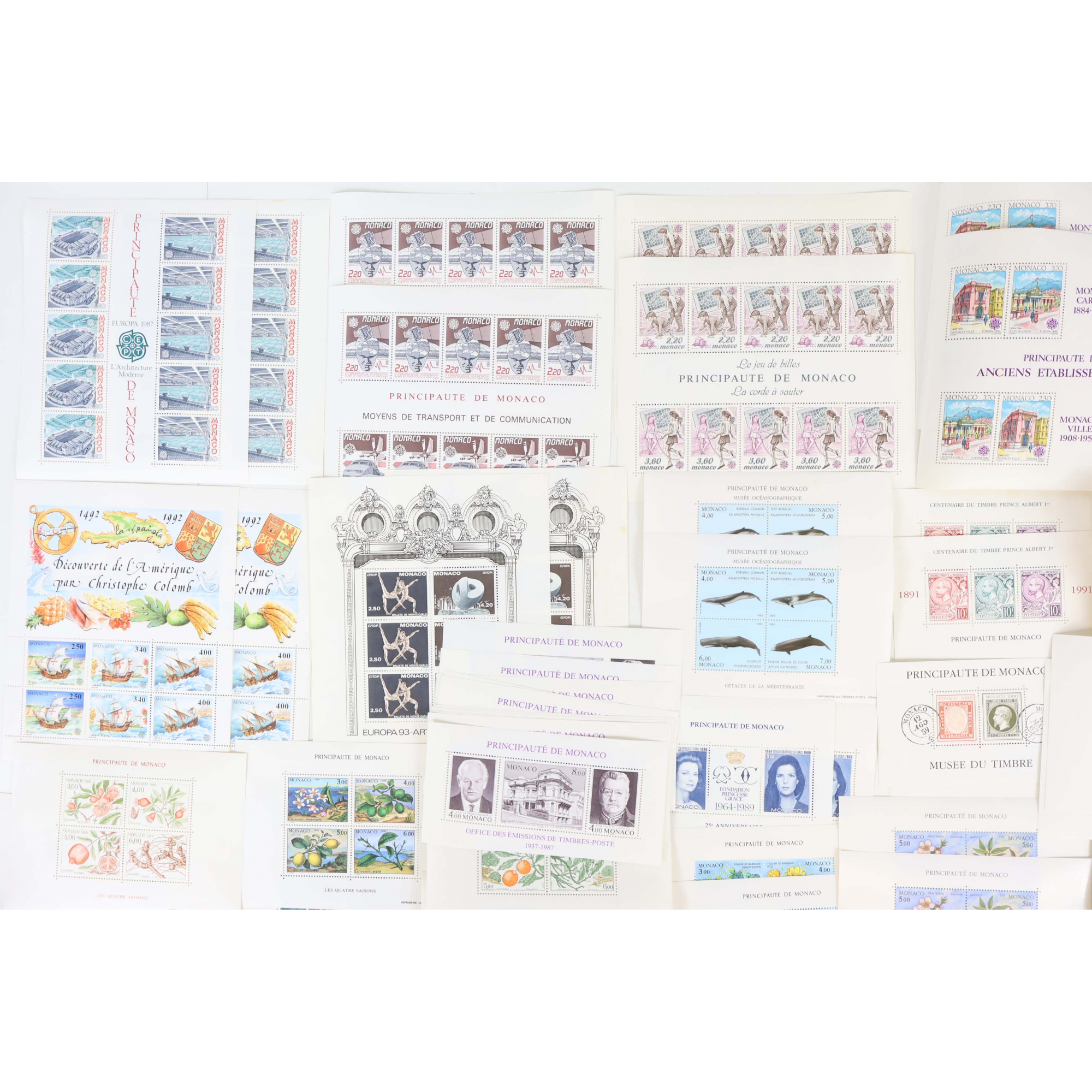 MONACO STOCK DE BLOCS-FEUILLETS ET CARNETS MODERNES FACIALE 234€ PETITE ROUSSEUR
