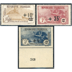 FRANCE 2E ORPHELIN N°167 À 169 TIMBRES NEUFS** COTE 505€ 5FFR BORD DE FEUILLE