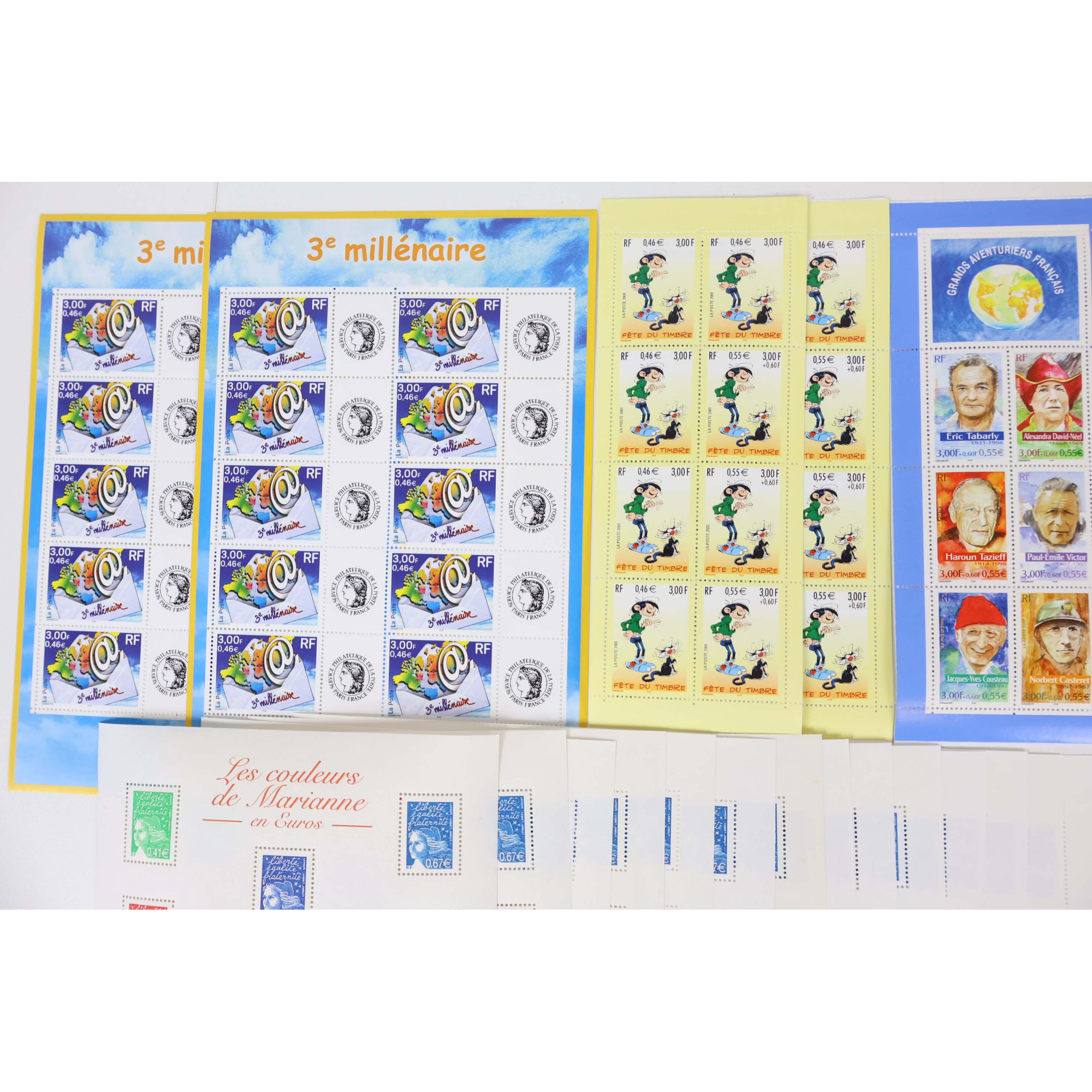 LOT BLOCS ET CARNETS TIMBRES EN EUROS AVEC DÉFAUTS POUR AFFRANCHIR FACIALE 137€