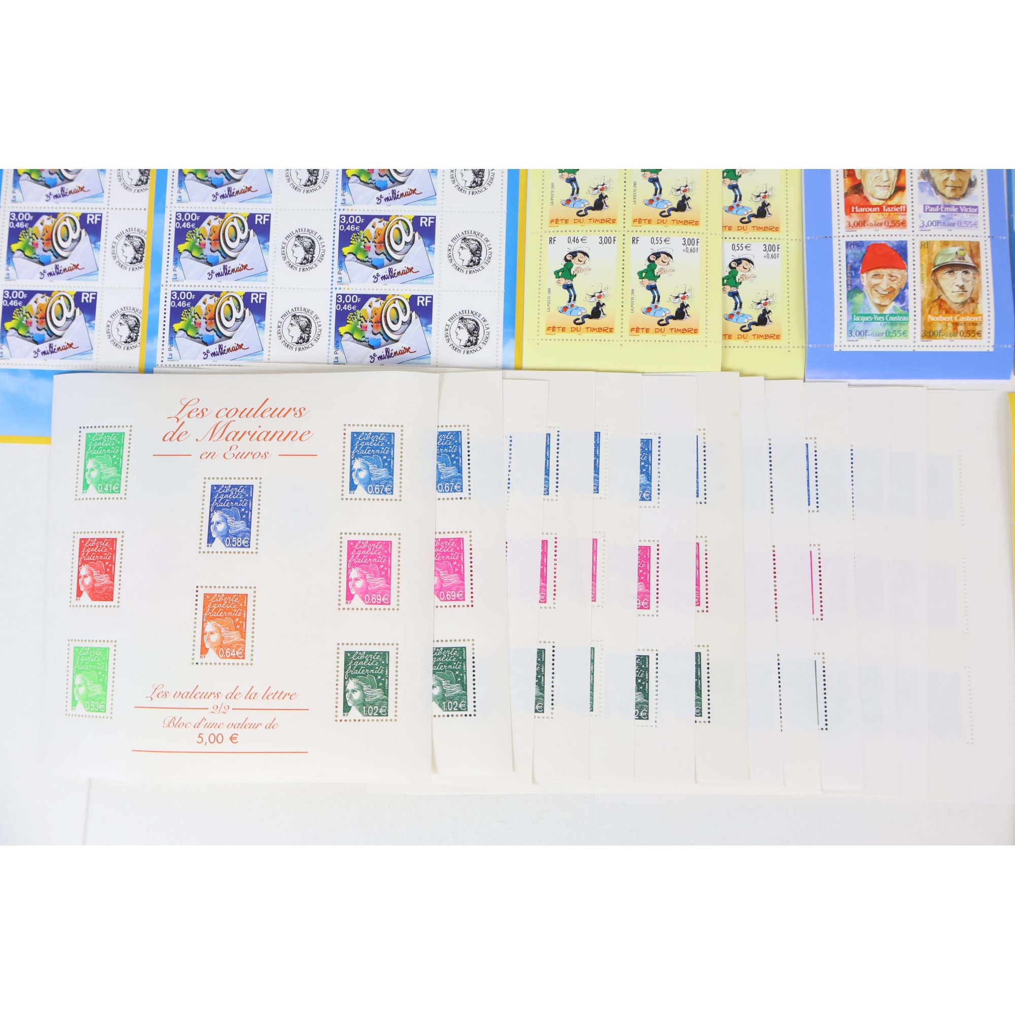 LOT BLOCS ET CARNETS TIMBRES EN EUROS AVEC DÉFAUTS POUR AFFRANCHIR FACIALE 137€