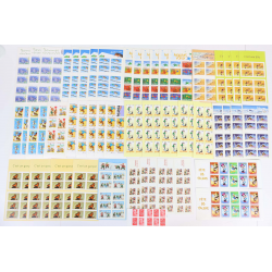 FRANCE LOT DE CARNETS EN EUROS TIMBRES NEUFS** AVEC BP D'AUTOADHESIFS FAC 227€