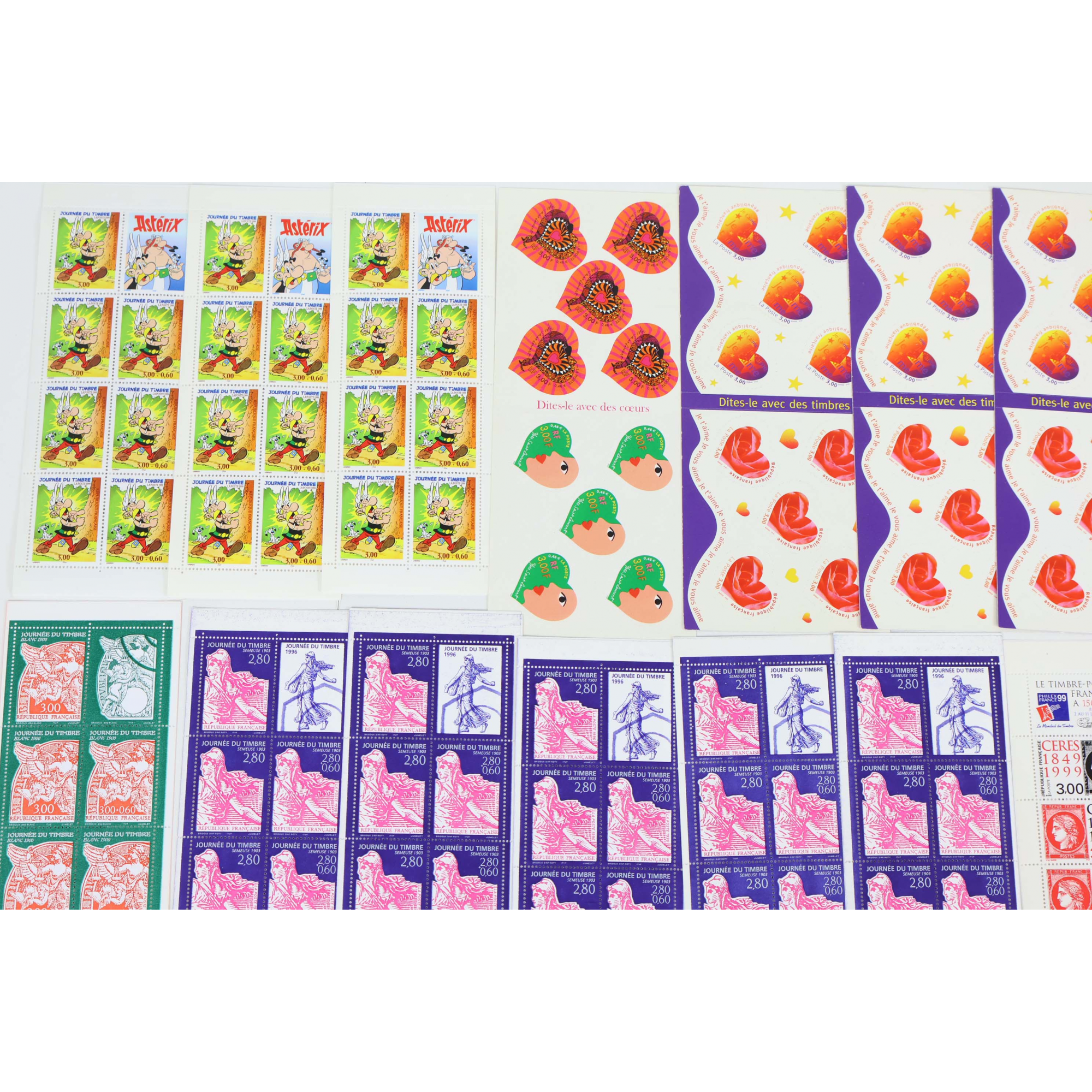 FRANCE LOT DE TIMBRES ET CARNETS EN FRANCS TIMBRES NEUFS** FACIALE 840FFr