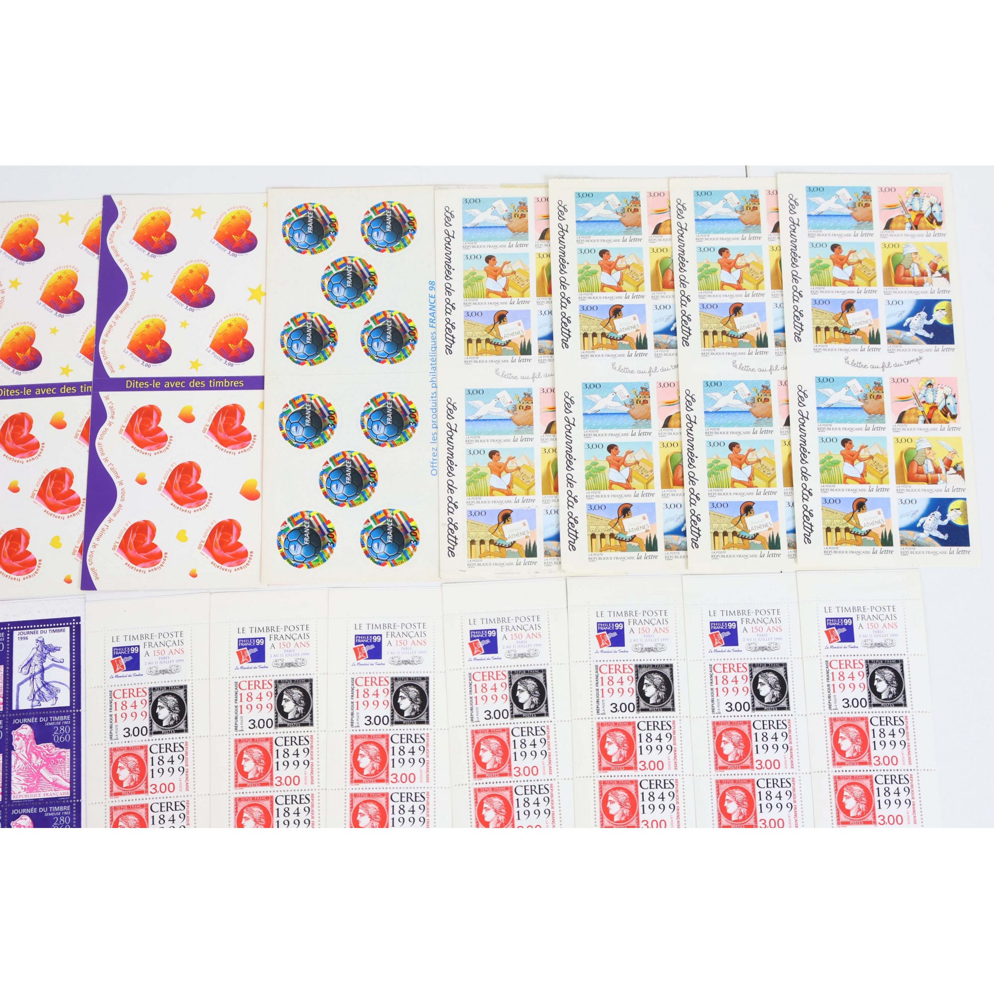 FRANCE LOT DE TIMBRES ET CARNETS EN FRANCS TIMBRES NEUFS** FACIALE 840FFr