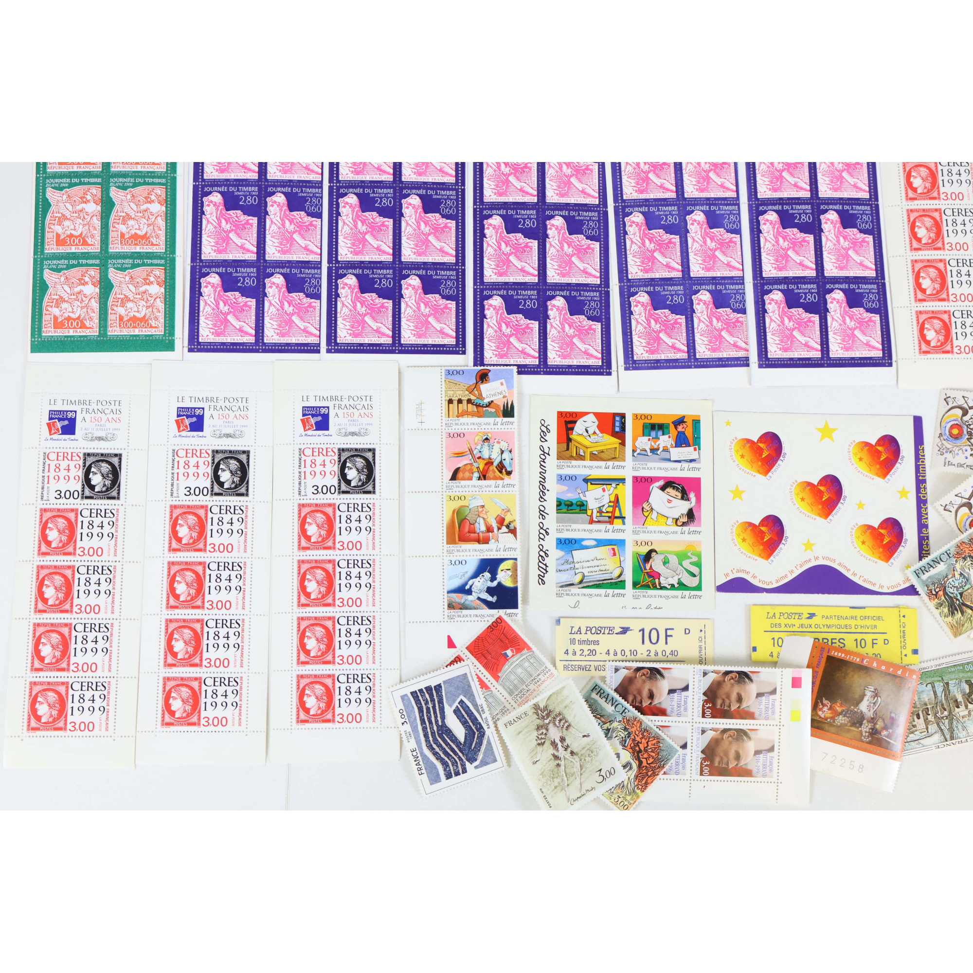 FRANCE LOT DE TIMBRES ET CARNETS EN FRANCS TIMBRES NEUFS** FACIALE 840FFr